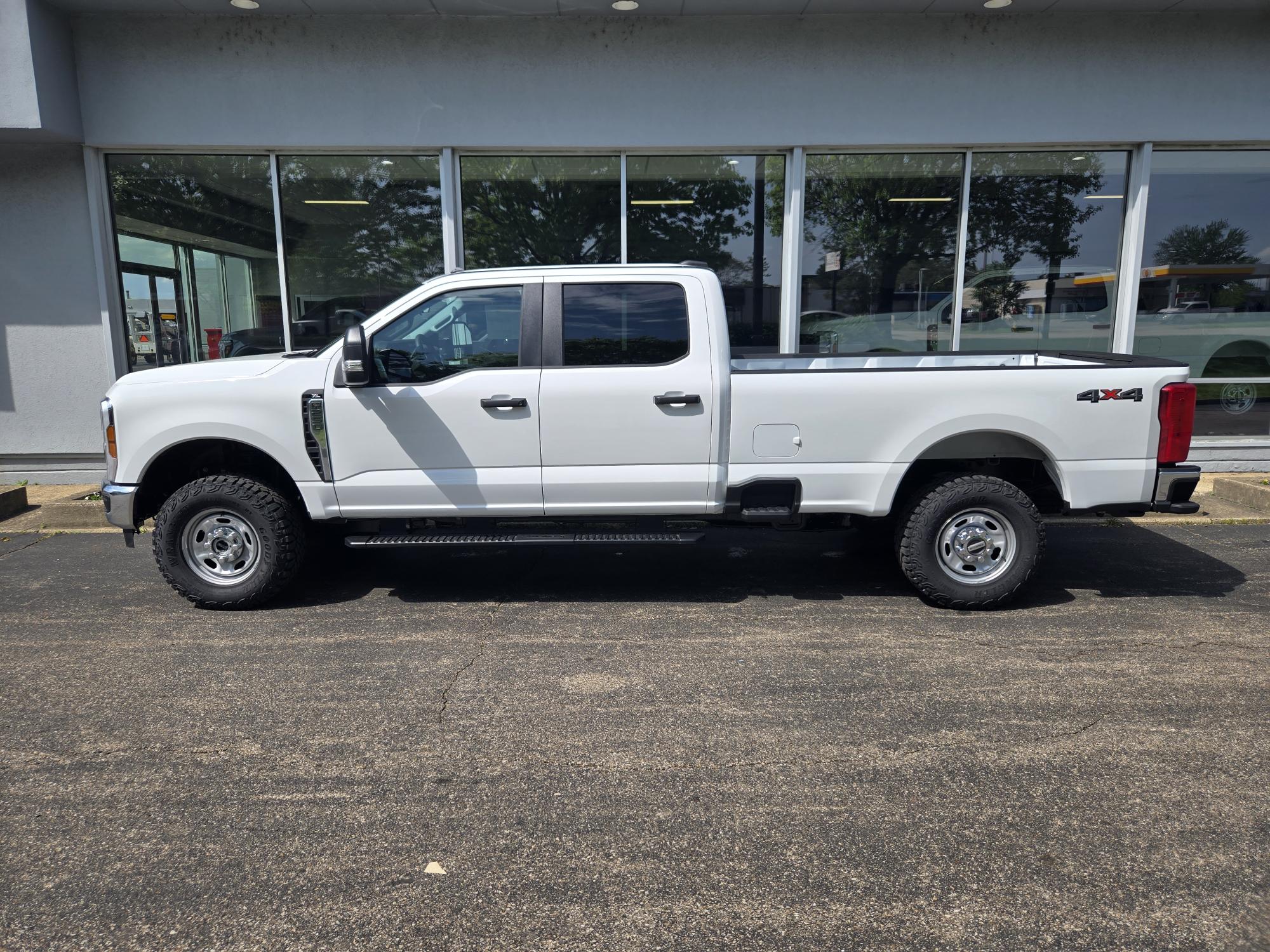 2025 Ford F-250 XL photo 2