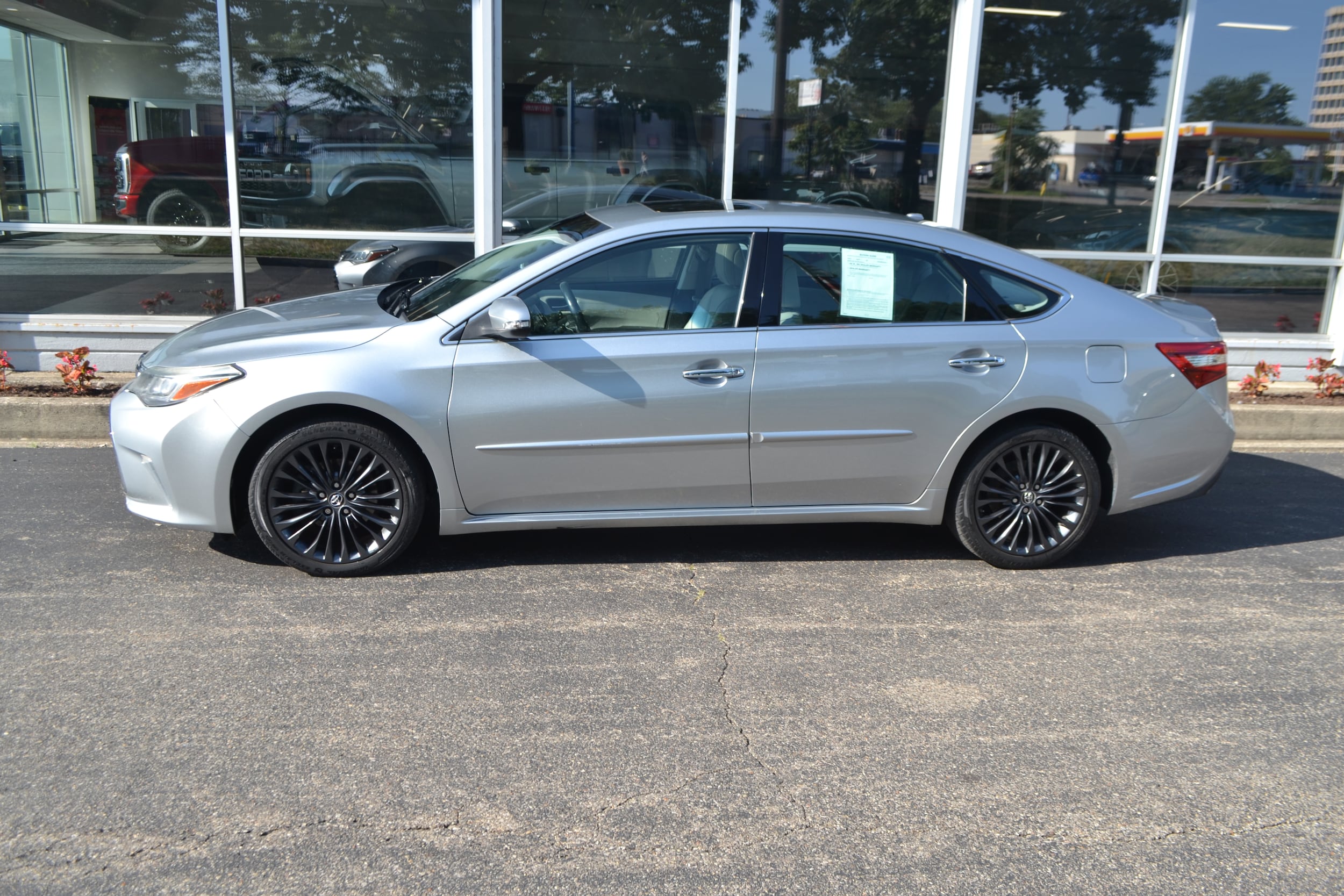 Used 2016 Toyota Avalon XLE Touring with VIN 4T1BK1EB9GU227270 for sale in Cincinnati, OH