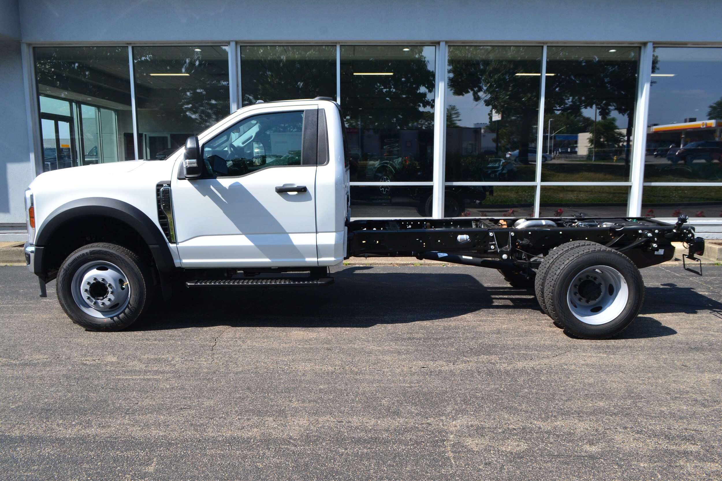 2024 Ford F-550 XL photo 2