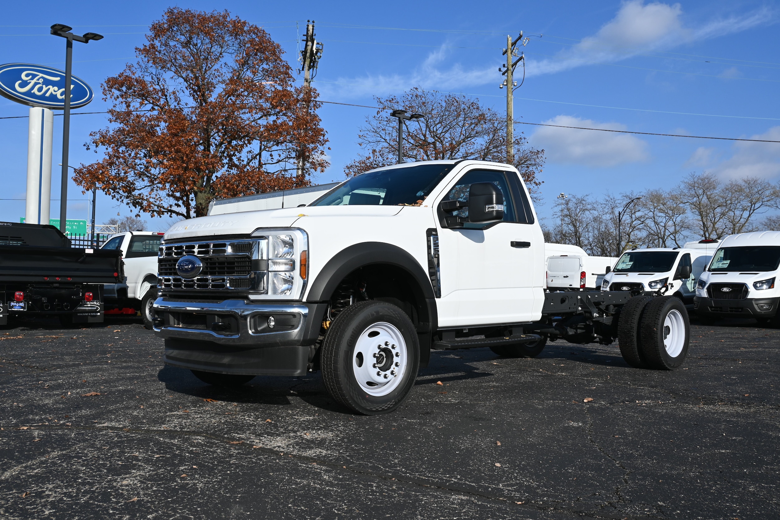 2025 Ford F-550 Super Duty Chassis Cab XL's photo