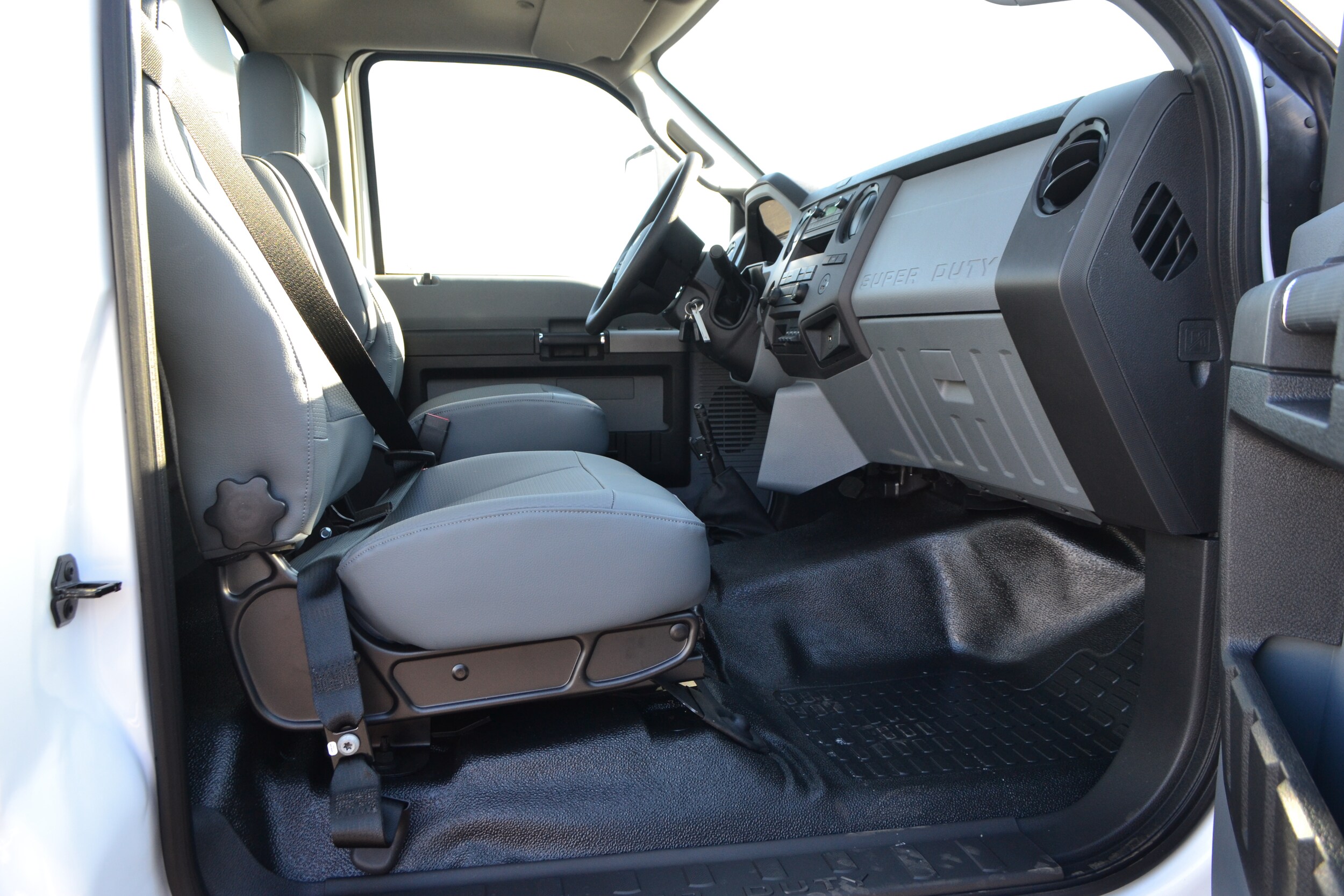 2026 Ford F-750 Regular Cab photo 3
