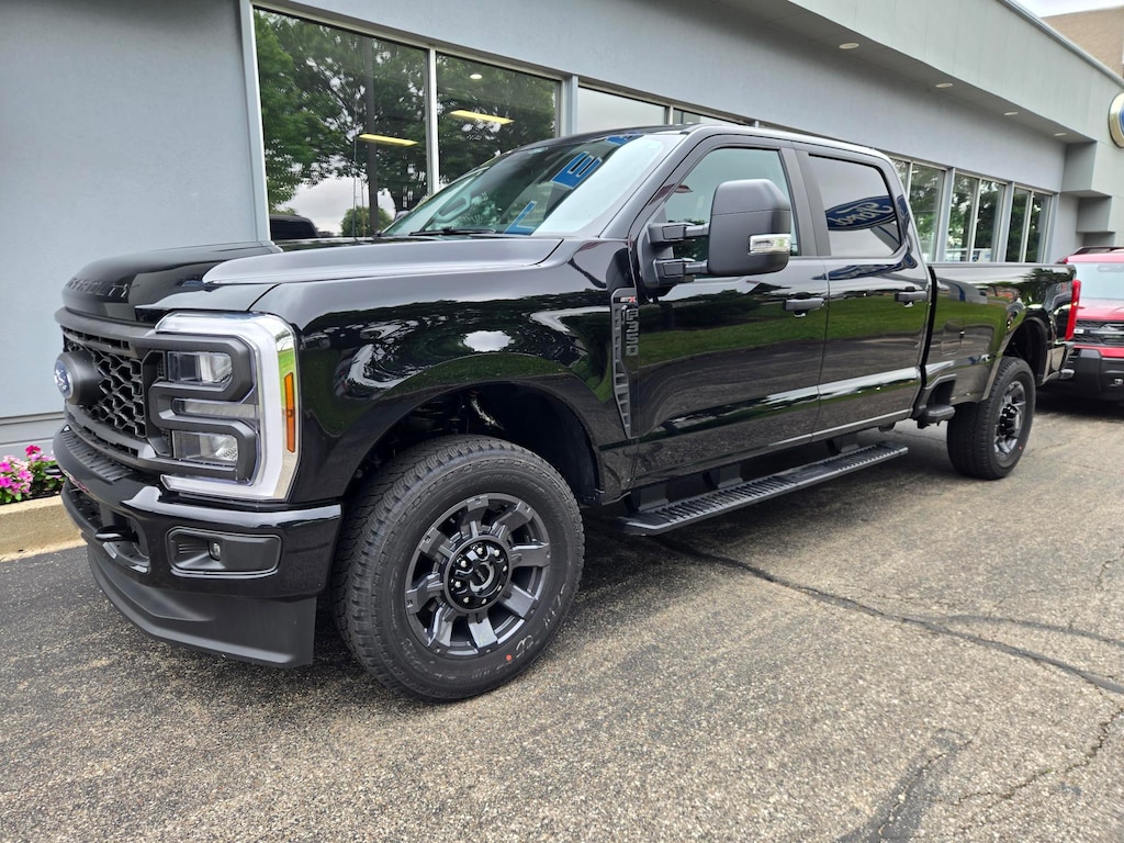 New 2026 Ford F-350 XLT Truck Crew Cab