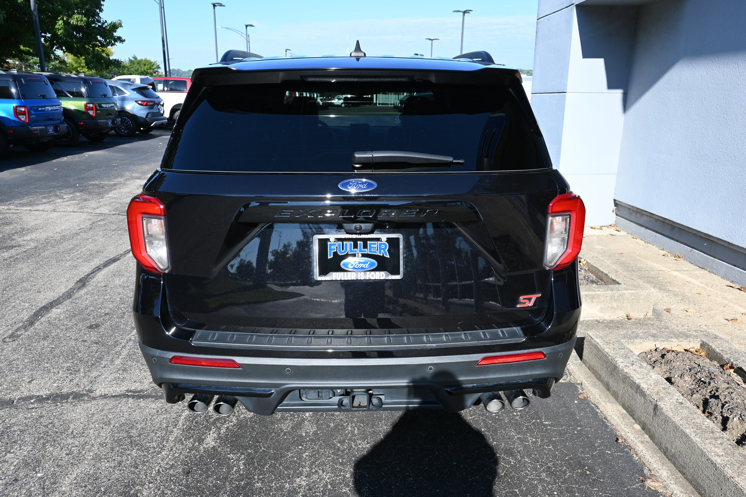 2022 Ford Explorer ST photo 3