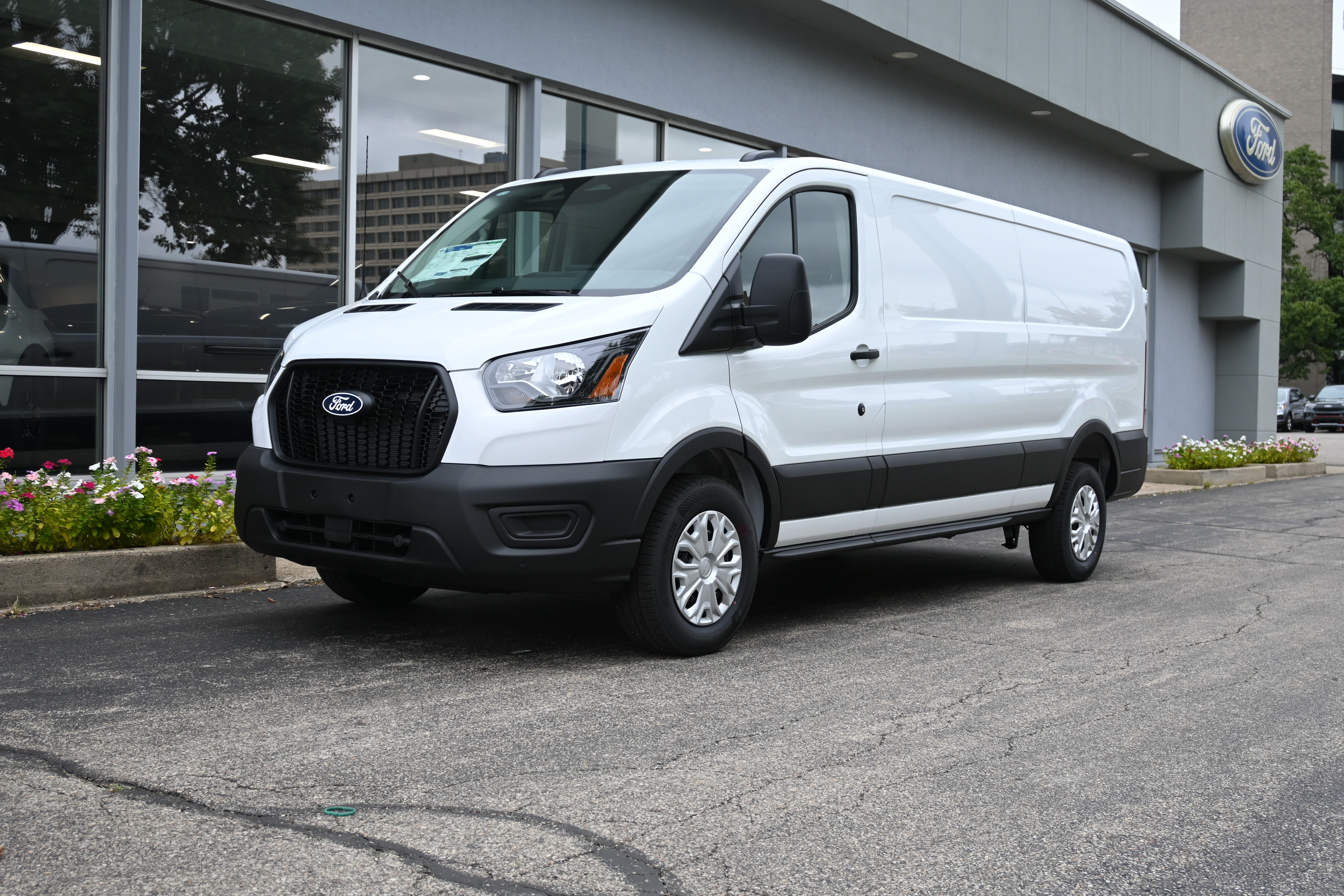  Ford Transit-250 Cargo