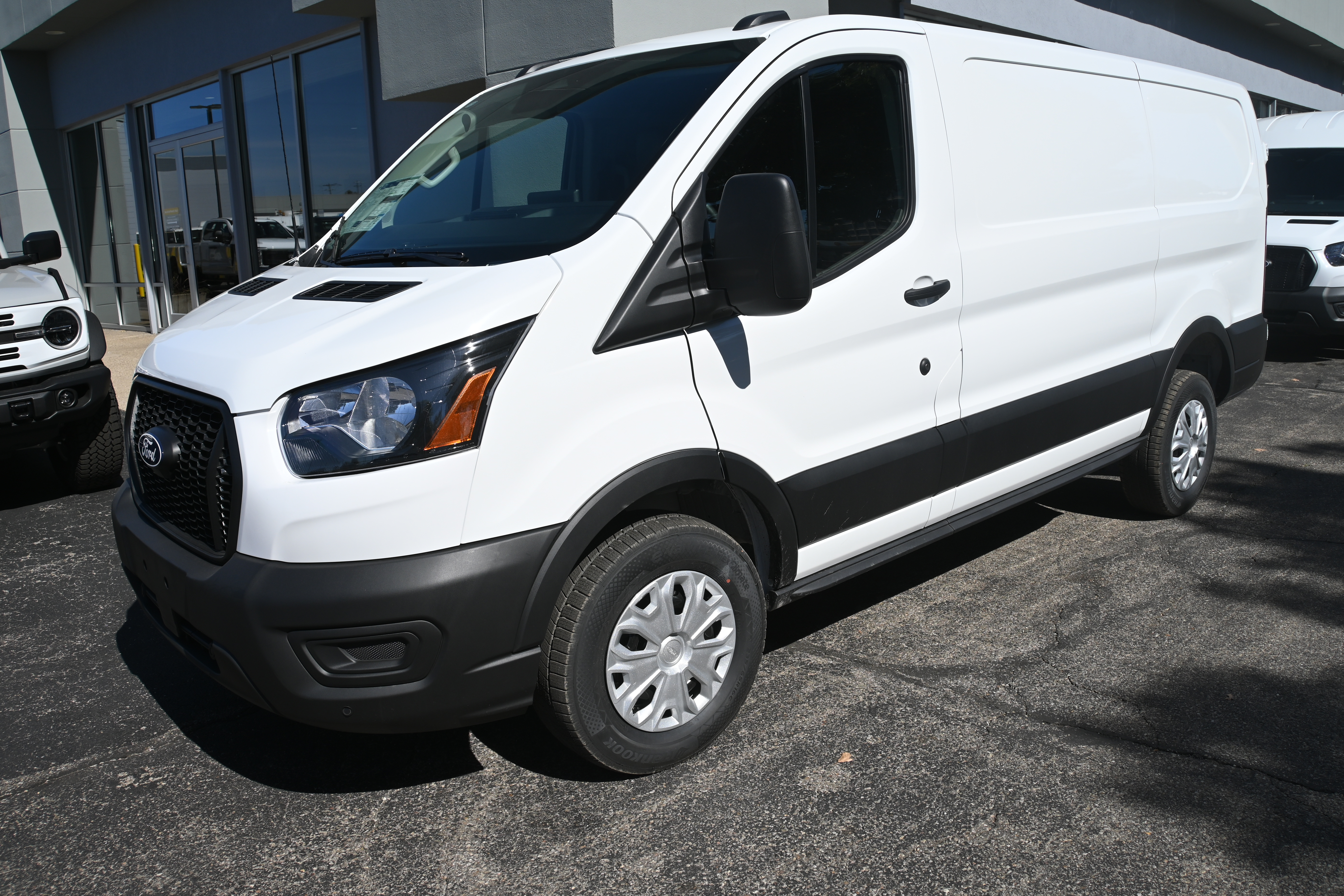  Ford Transit-250 Cargo