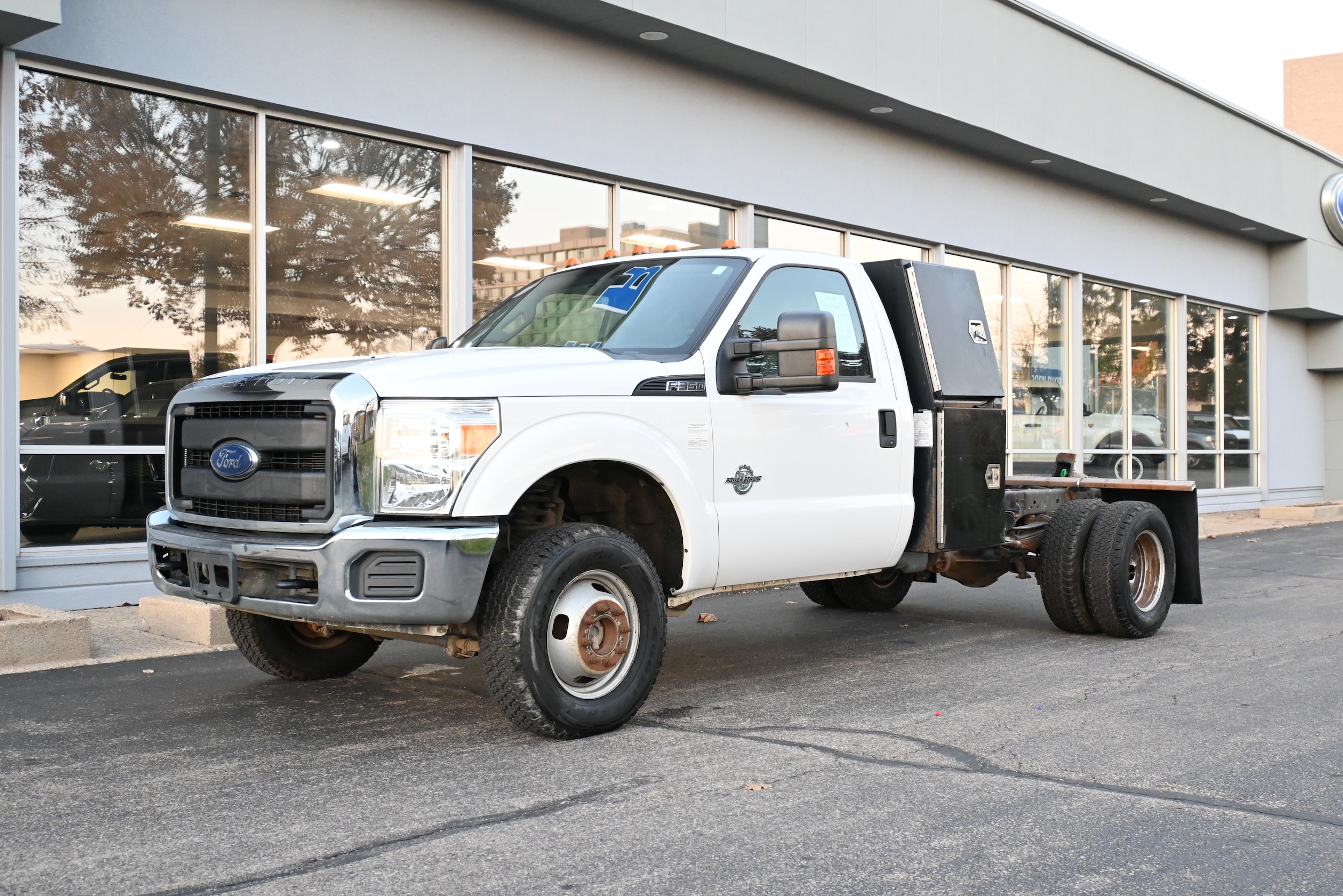 2016 Ford F-350 Super Duty Chassis Cab XL's photo