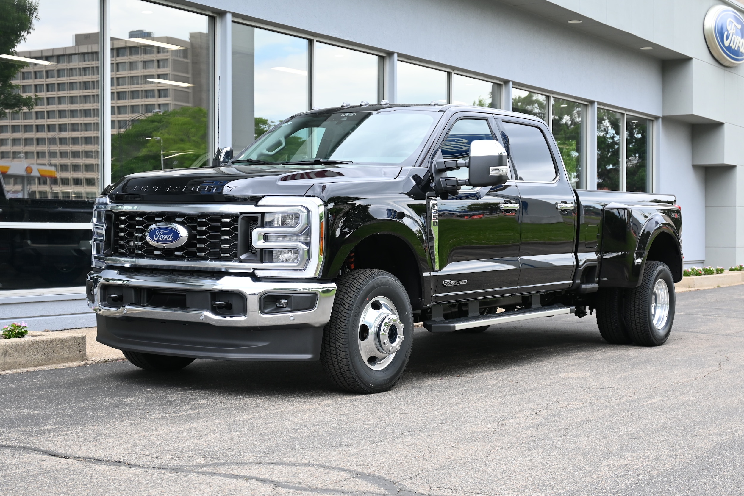 2026 Ford F-350 Lariat 4x4 Crew Cab 8' Box DRW's photo