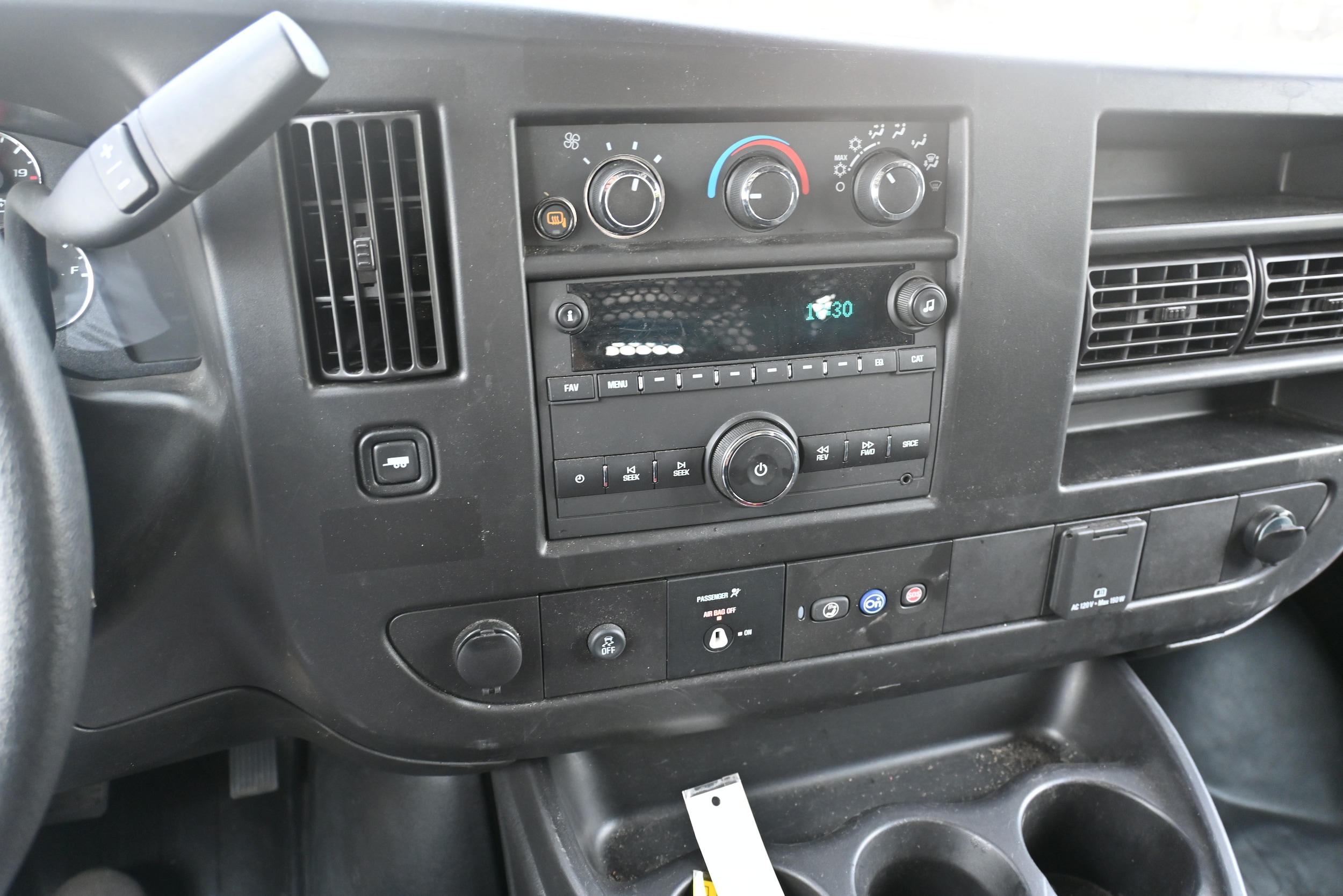 2023 Chevrolet Express Cargo Work Van - Photo 11
