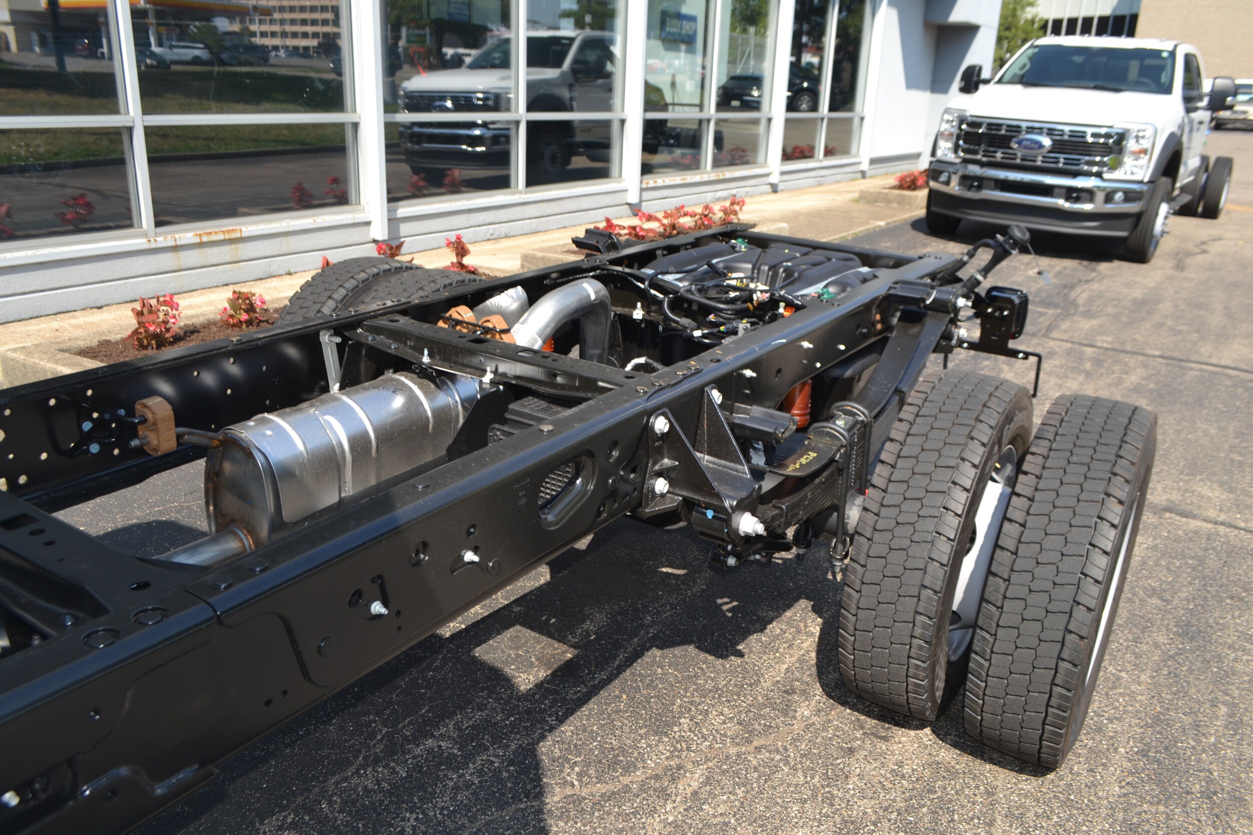 2024 Ford F-550 XL photo 4
