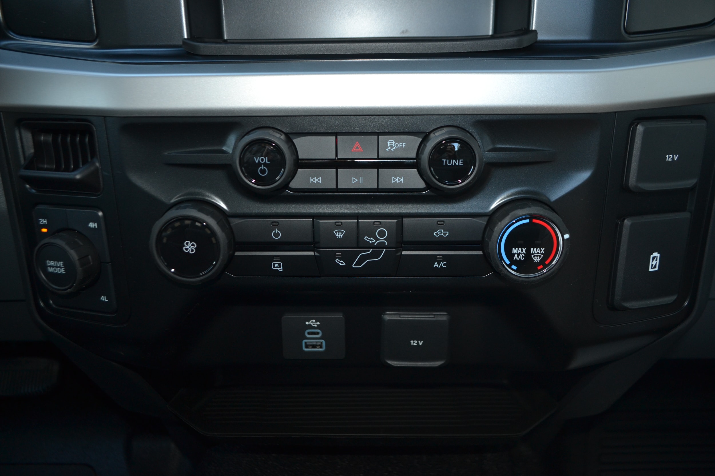 2025 Ford F-350 Super Duty Chassis Cab XL - Photo 7