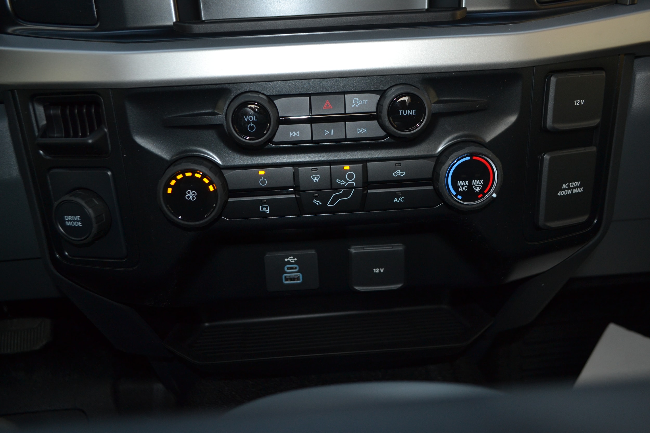 2025 Ford F-450 Super Duty Chassis Cab XL - Photo 7