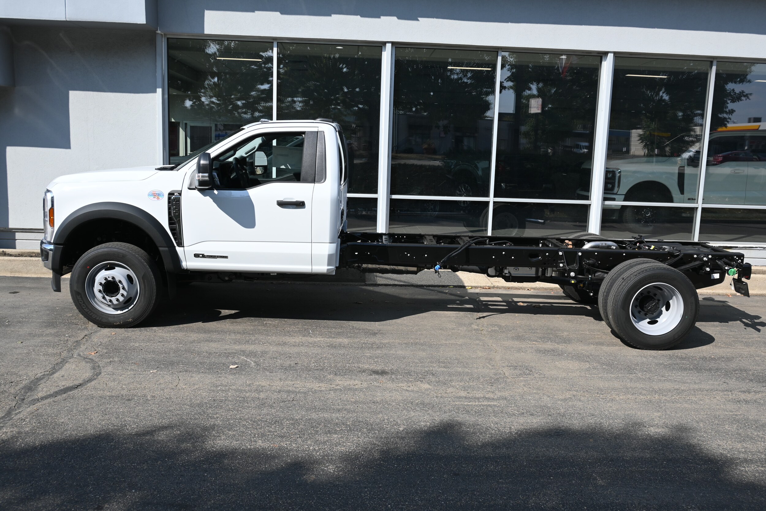 2026 Ford F-600 photo 3