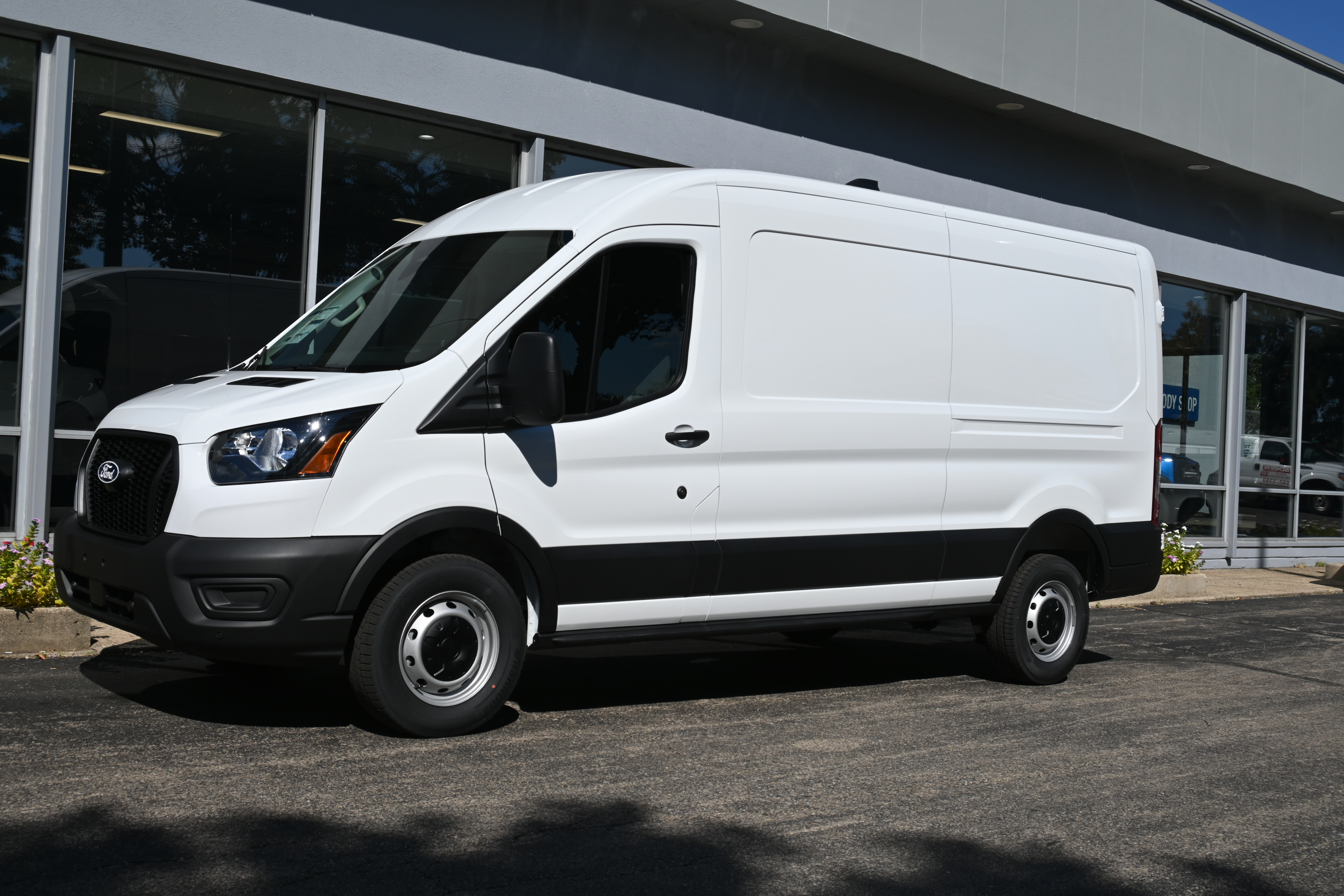  Ford Transit-250 Cargo