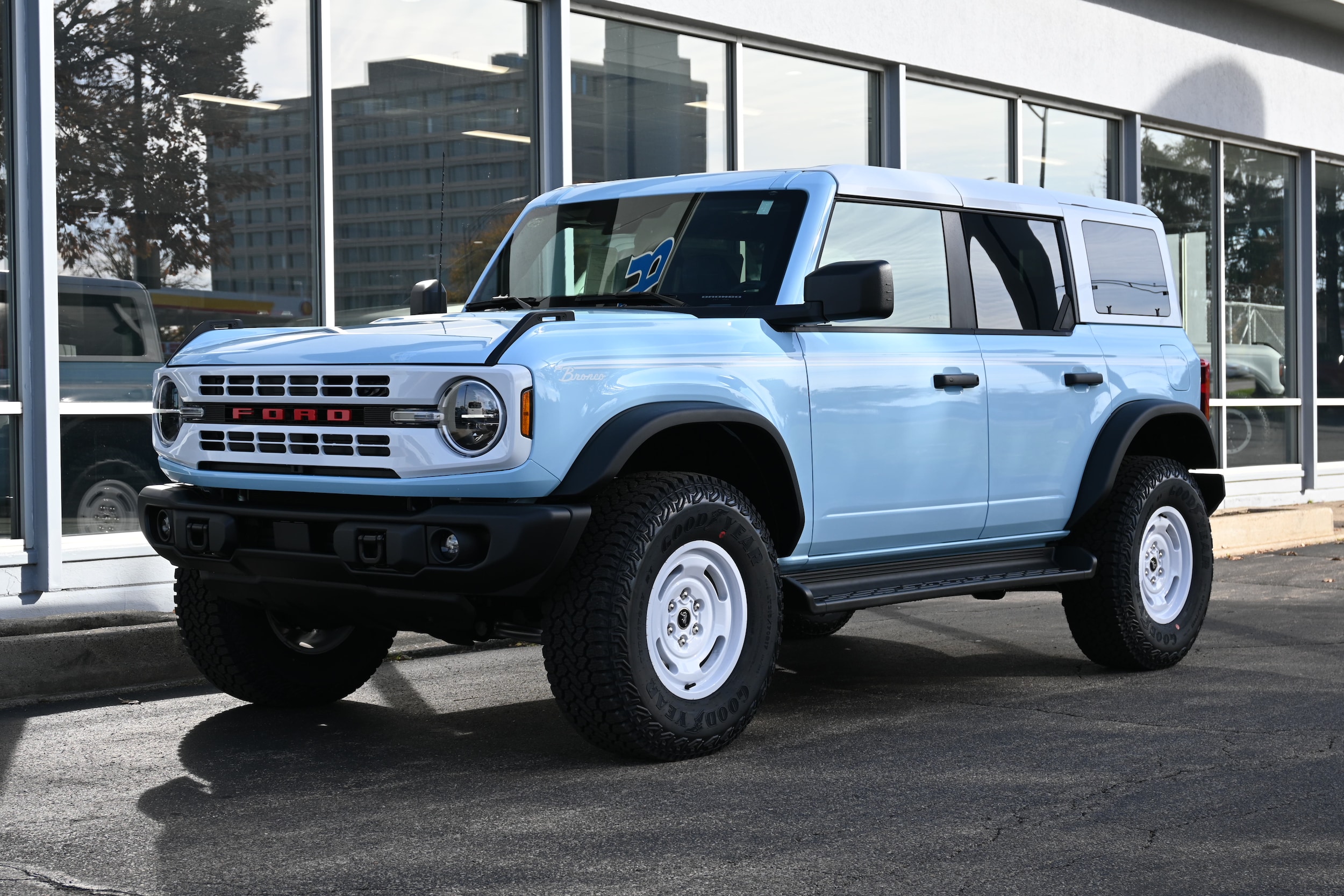 2025 Ford Bronco 4-Door Heritage Editon's photo