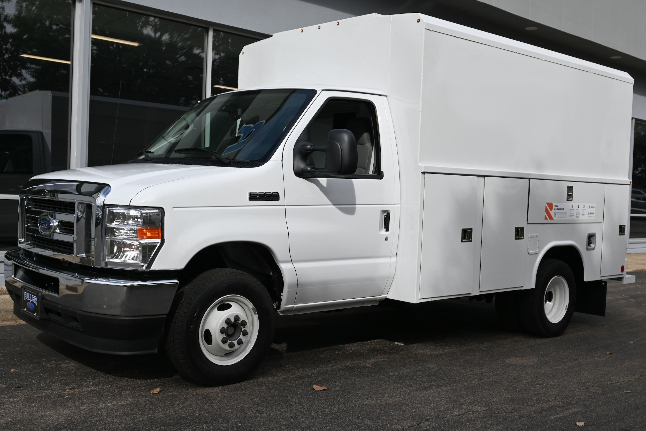 2025 Ford E-Series Cutaway Base's photo