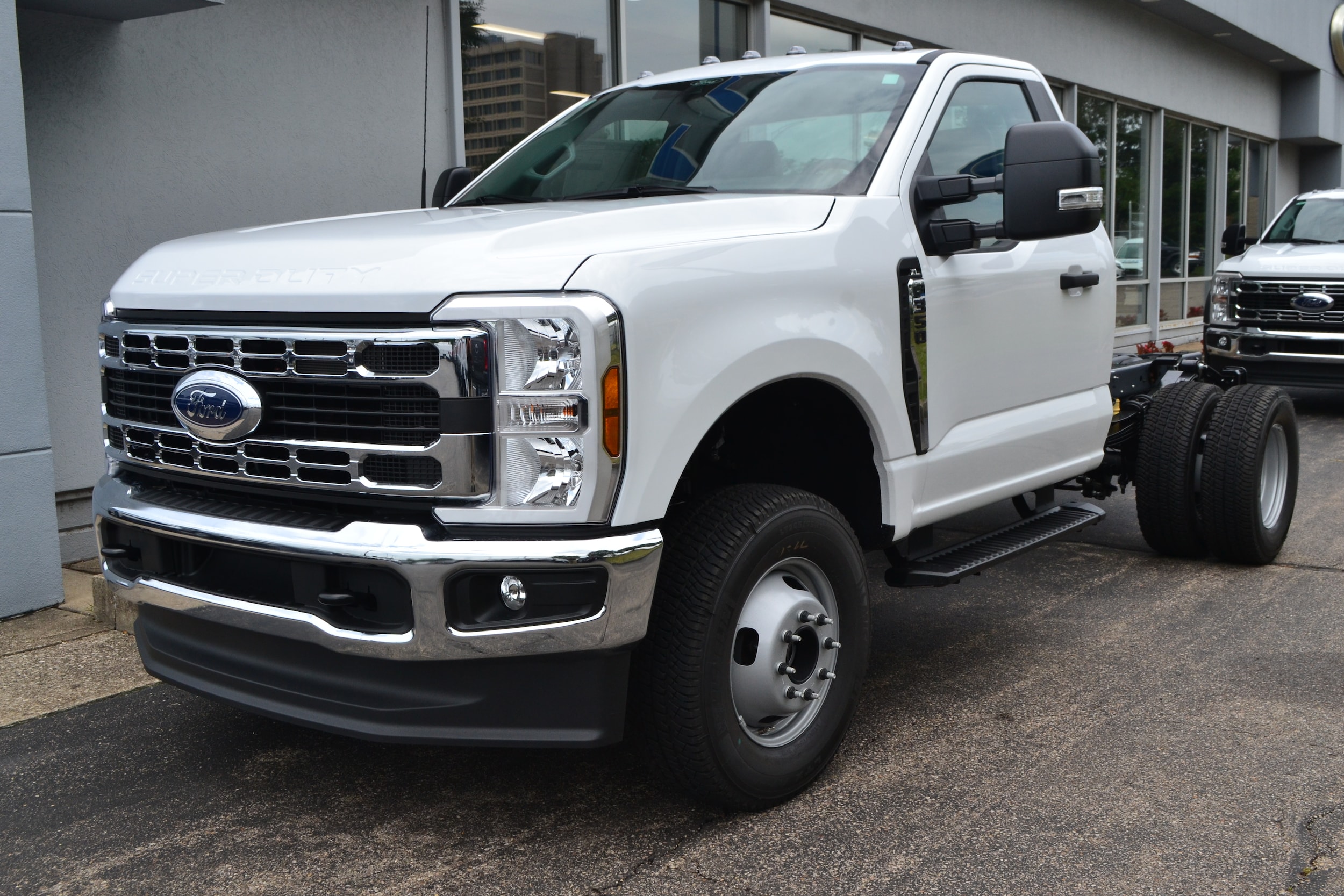 2024 Ford F-350 Super Duty Chassis Cab XL's photo
