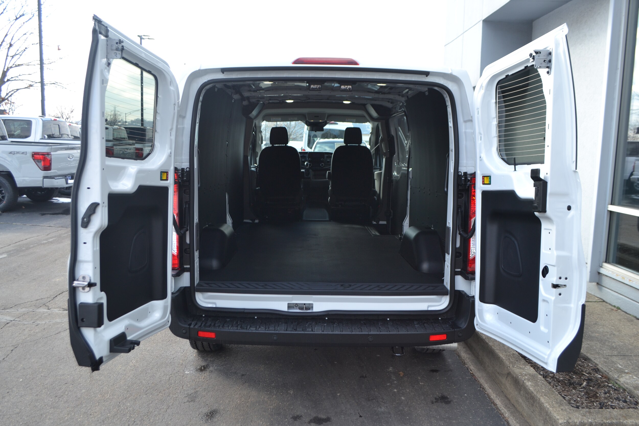2025 Ford Transit photo 3