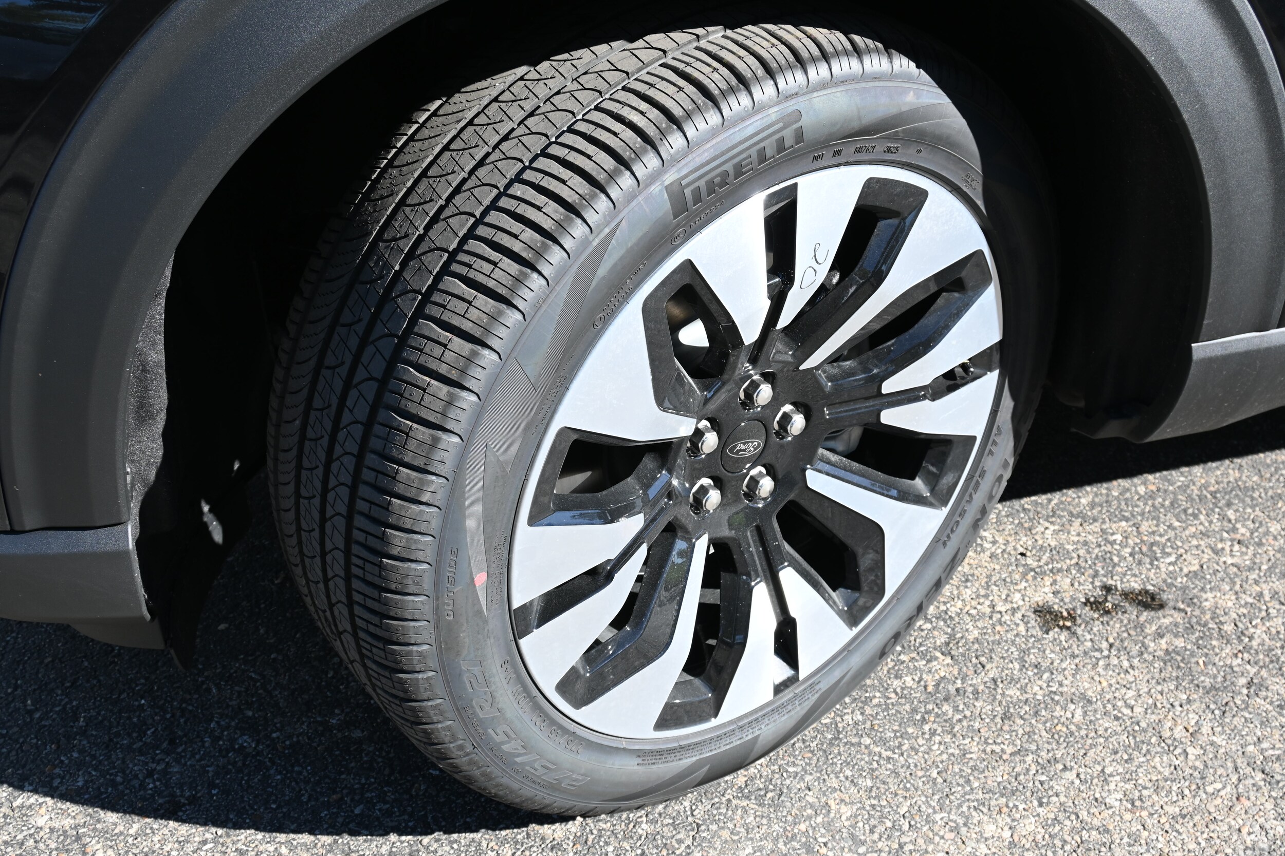 2026 Ford Explorer Platinum photo 2