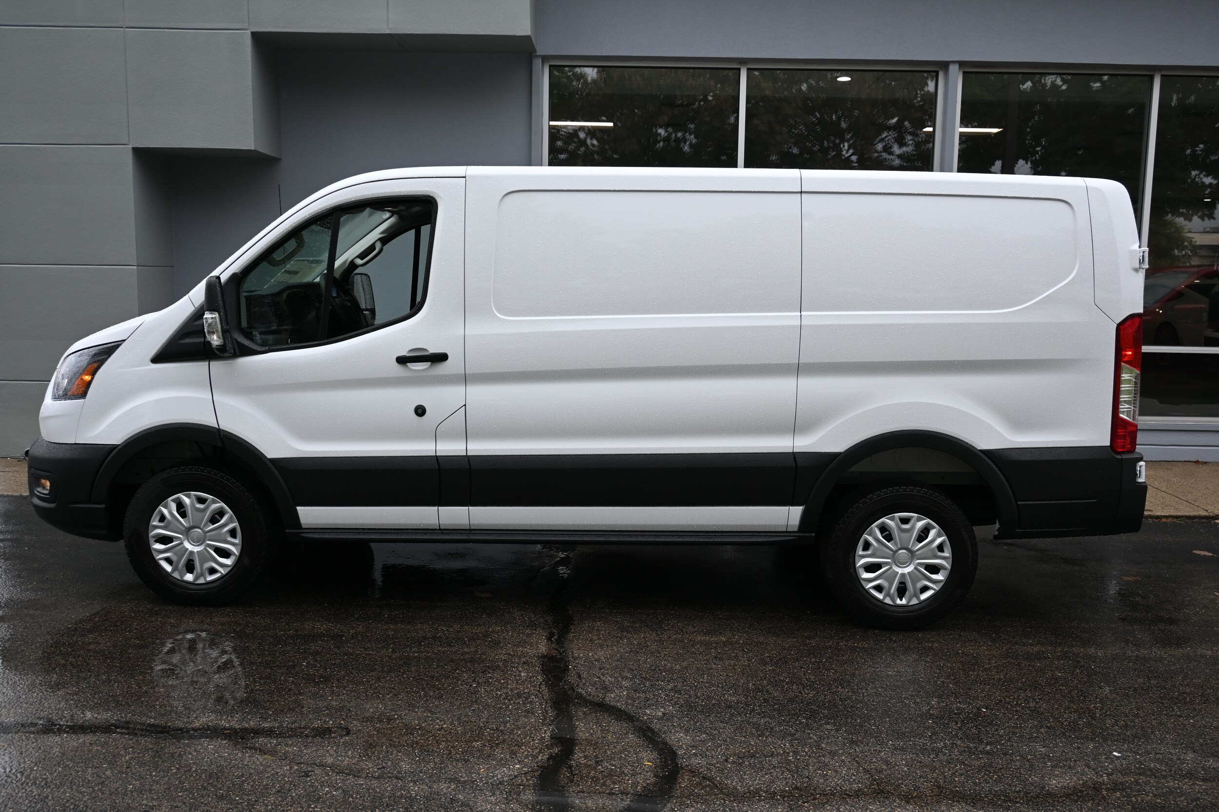 2025 Ford Transit photo 3
