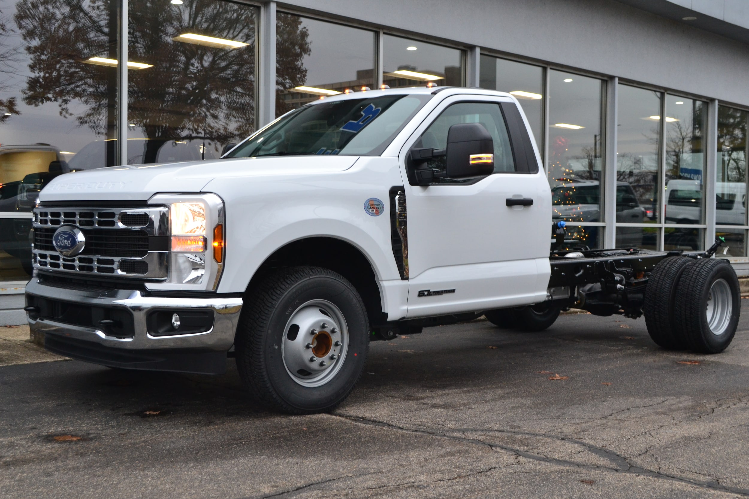 2025 Ford F-350 Super Duty Chassis Cab XL's photo