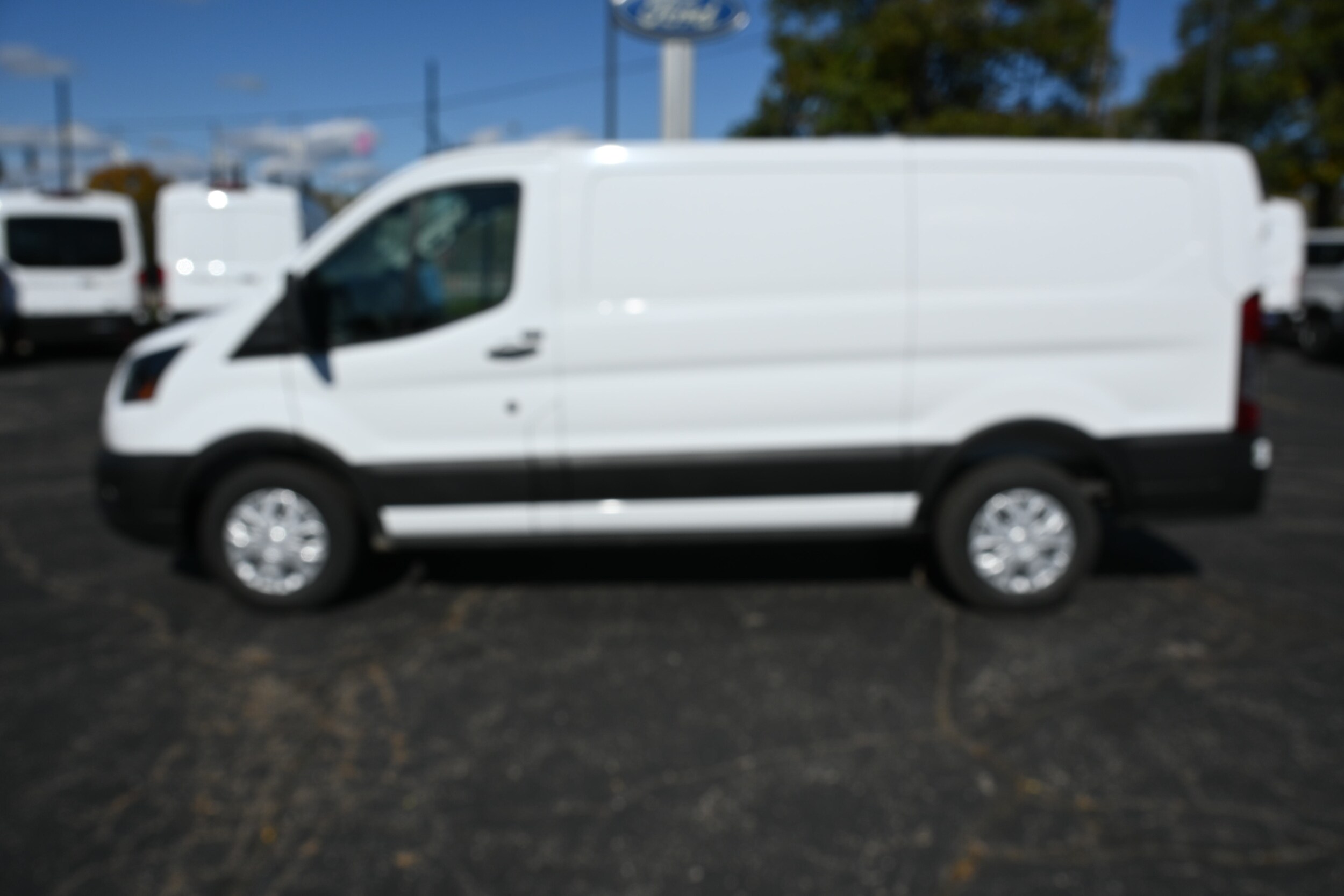 2026 Ford Transit photo 3