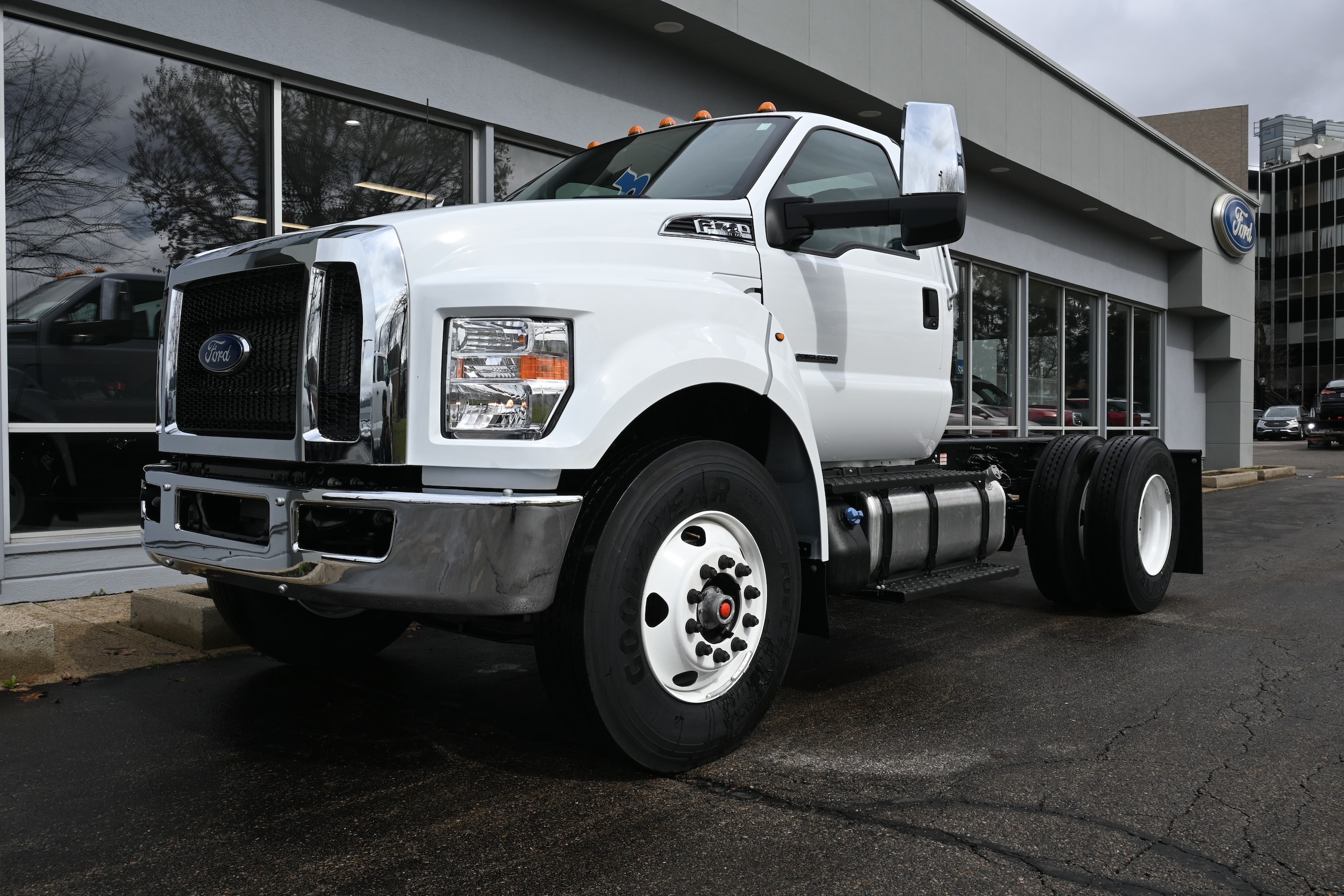 2027 Ford F-750's photo