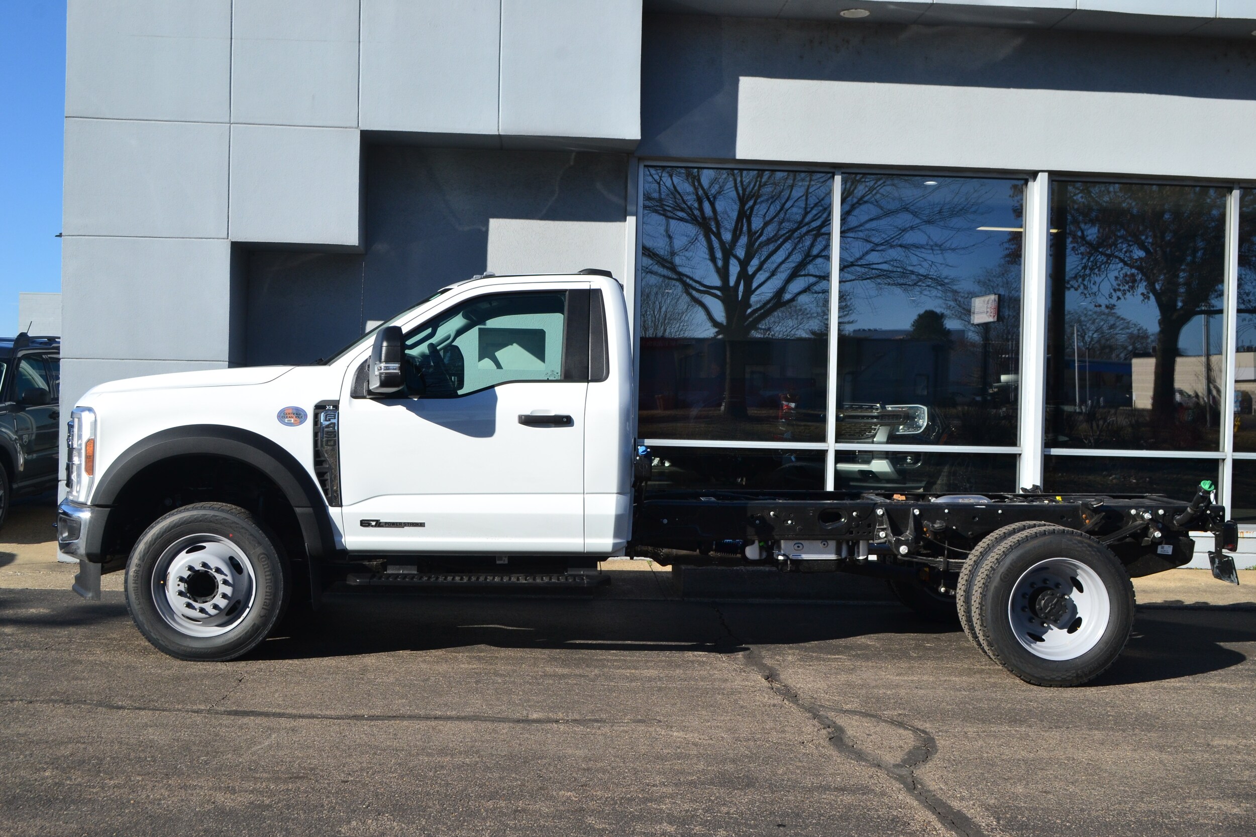 2025 Ford F-450 XL photo 2