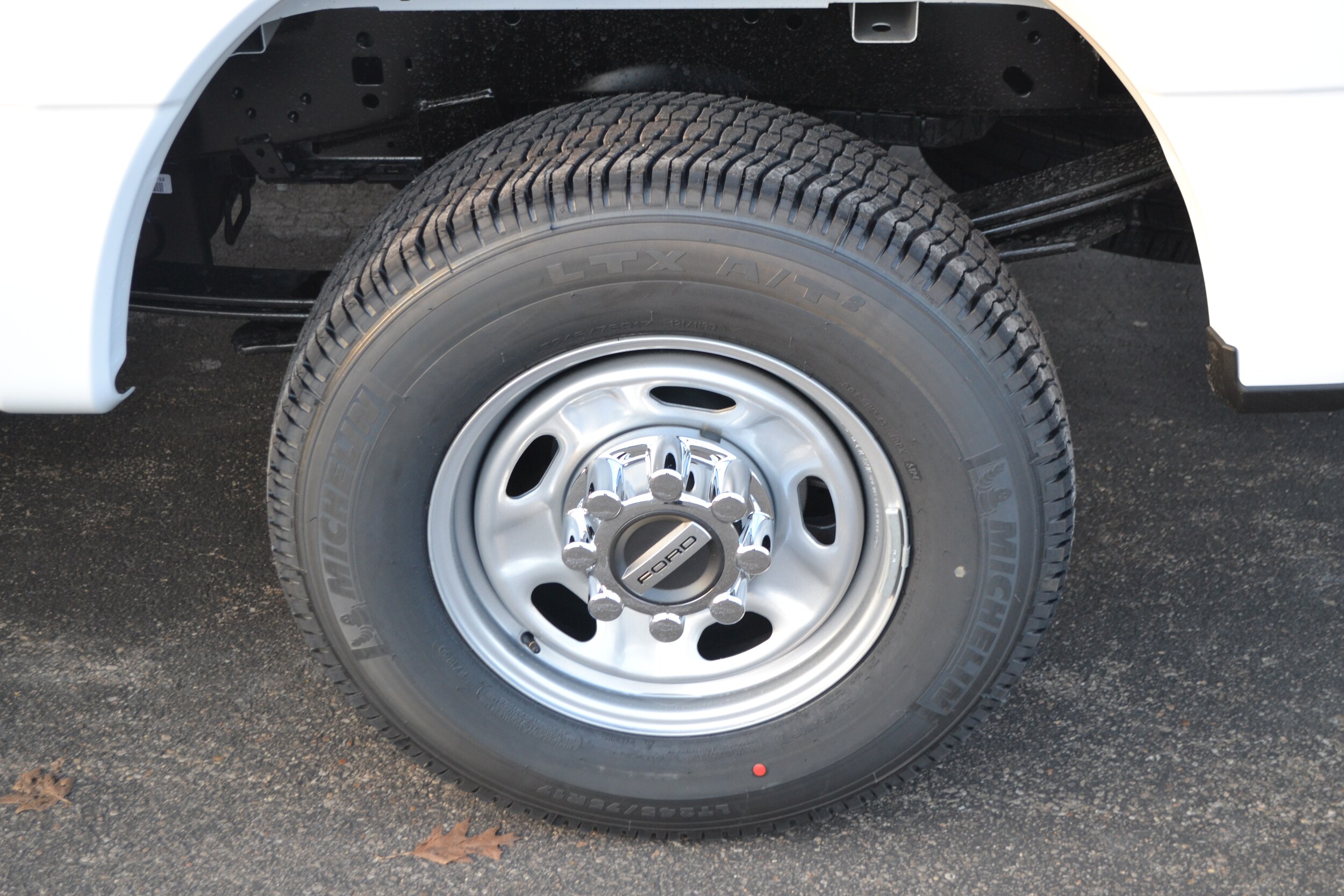 2025 Ford F-250 XL photo 3