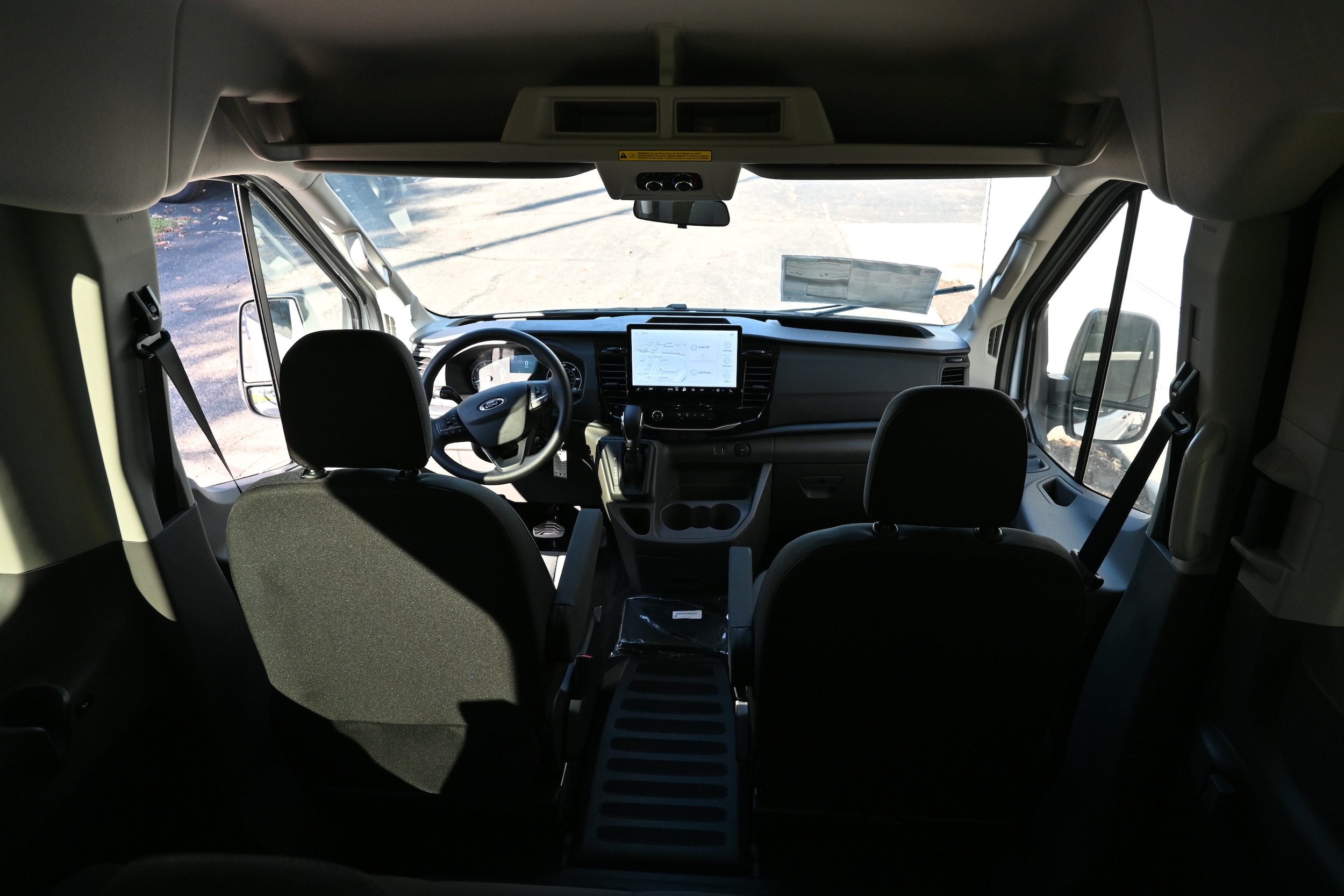 2025 Ford Transit Passenger Van XLT - Photo 18