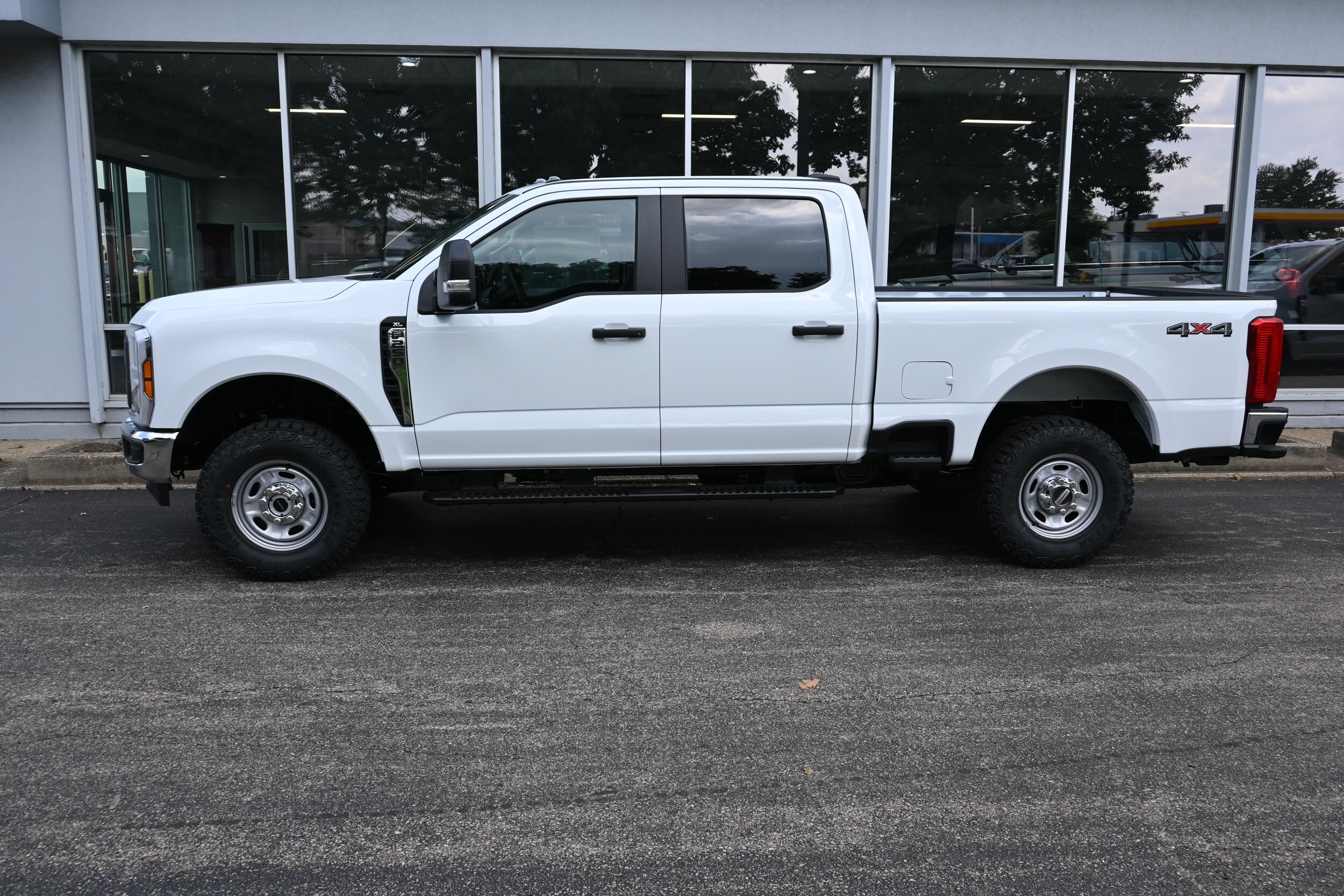 2026 Ford F-250 XL photo 2