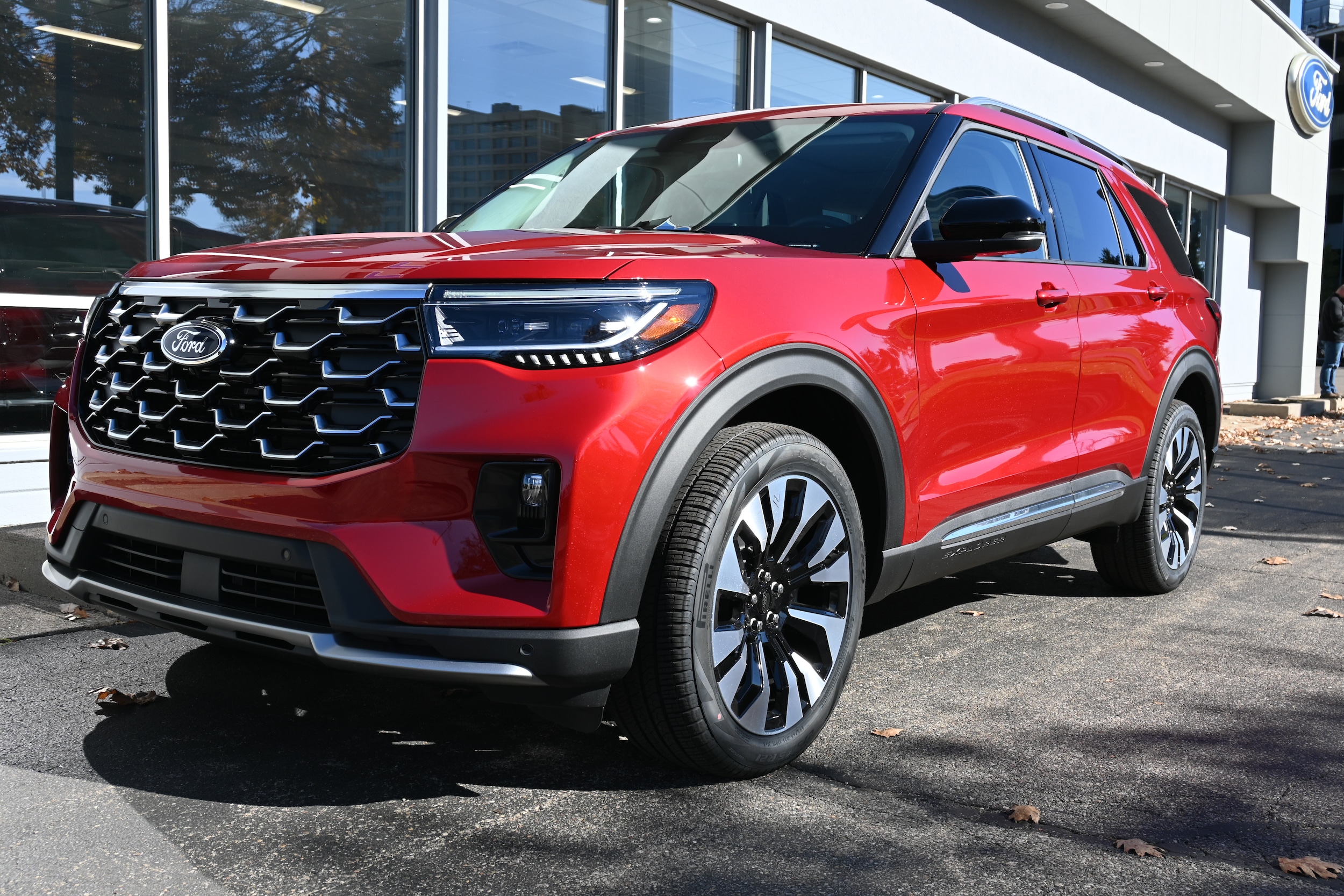 2026 Ford Explorer Platinum's photo