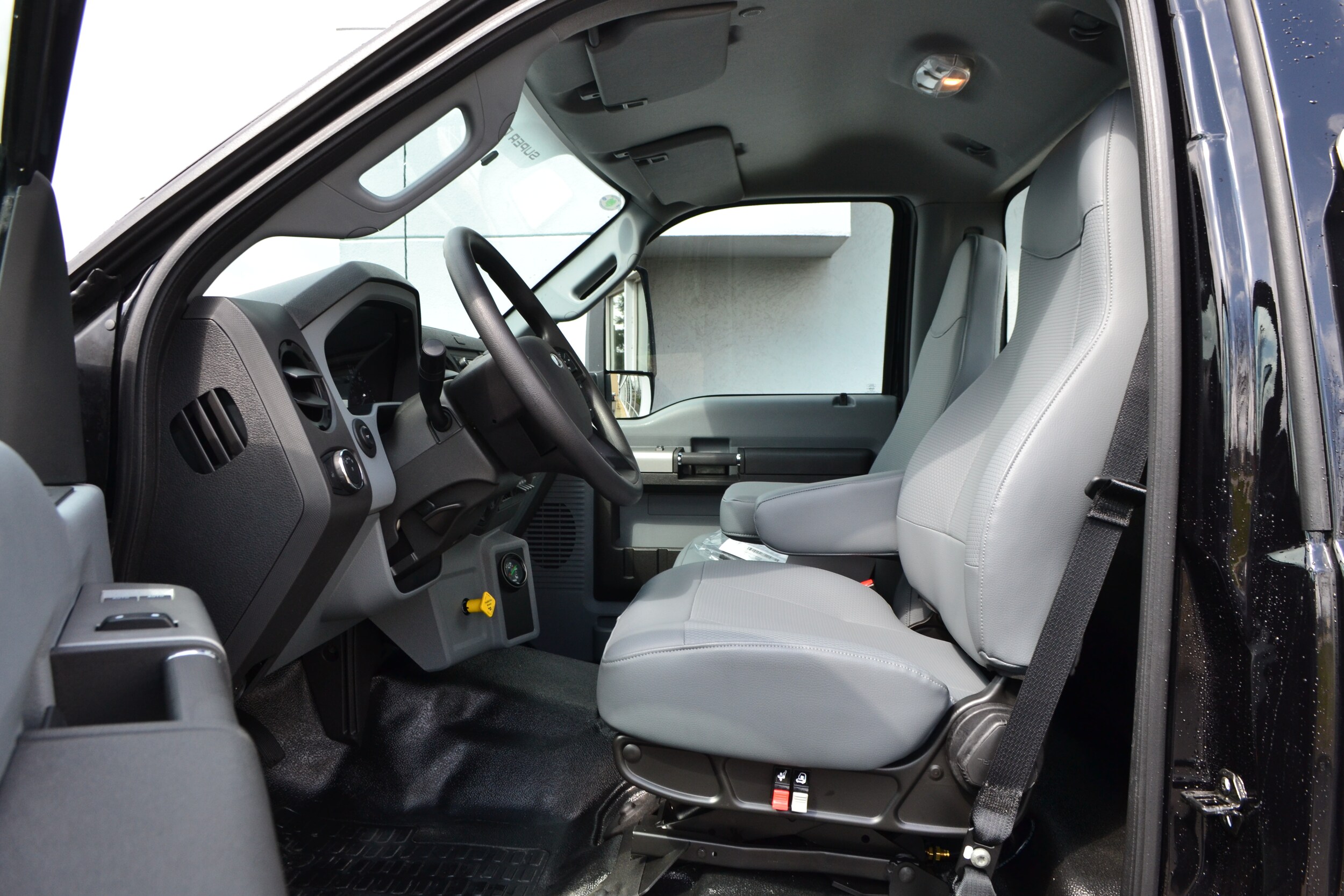 2026 Ford F-750 Regular Cab photo 4