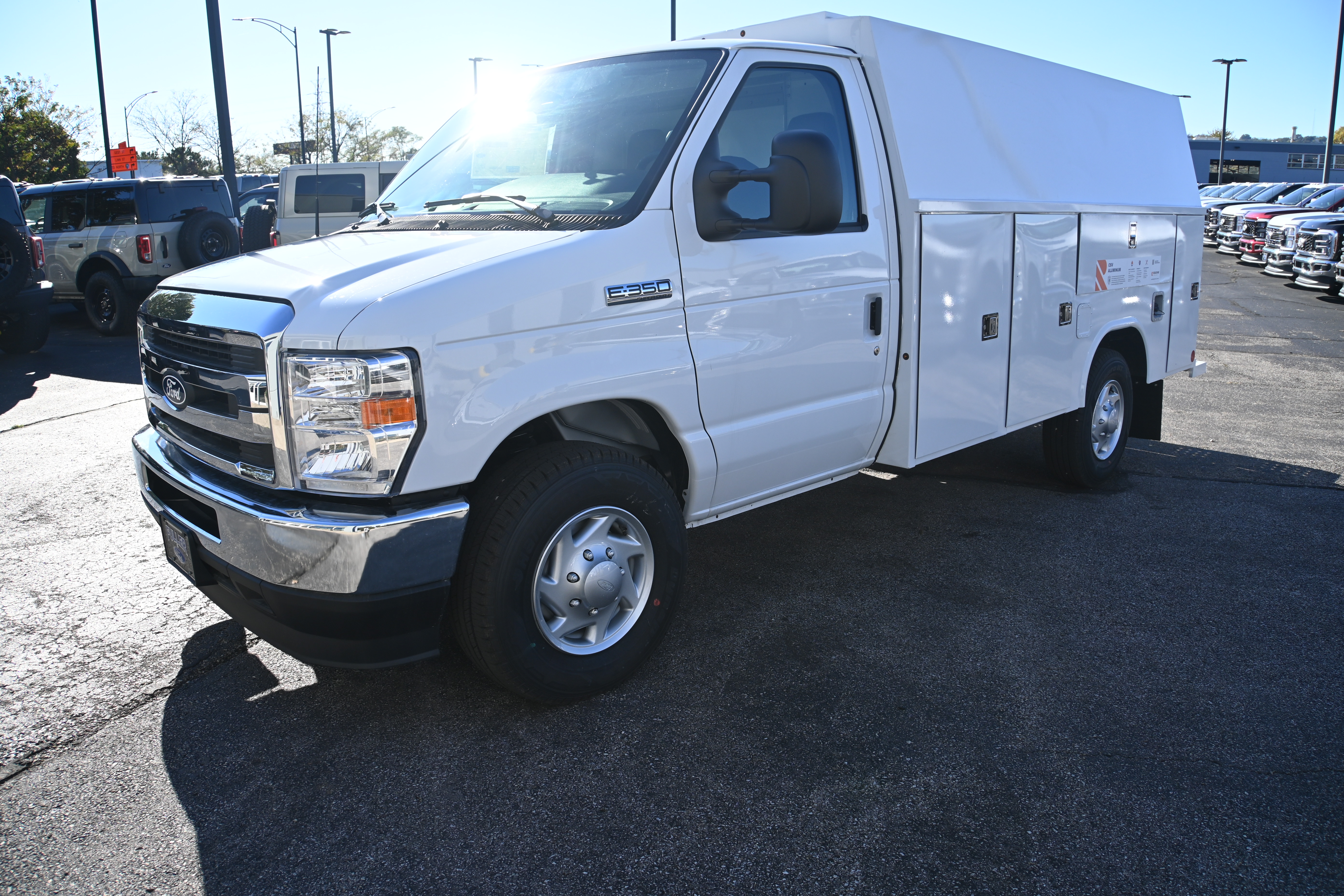  Ford E-350 Cutaway