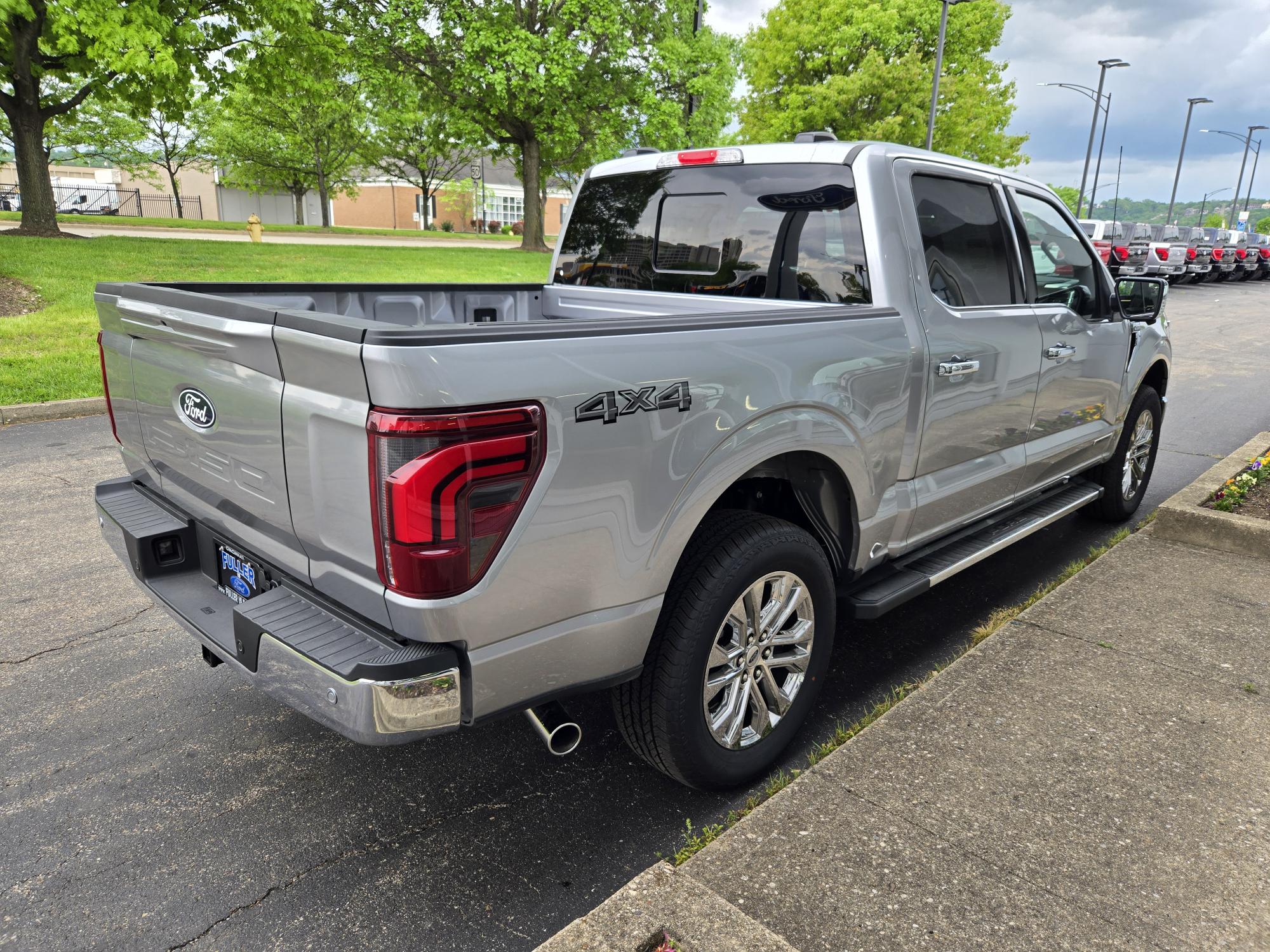 2025 Ford F-150 Lariat photo 4