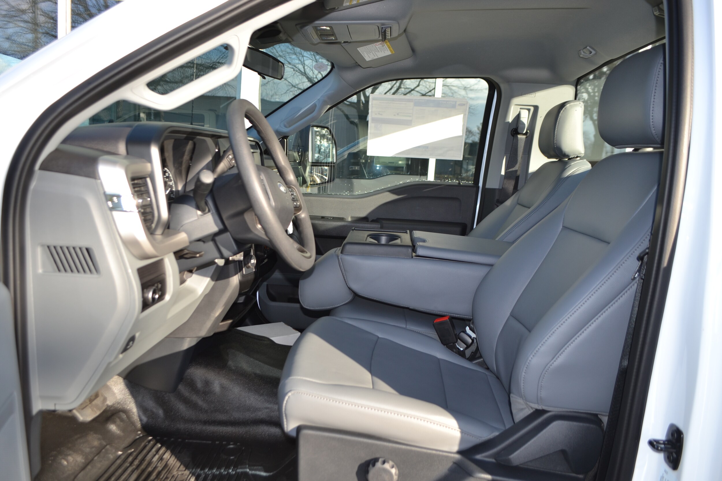 2025 Ford F-350 XL photo 4