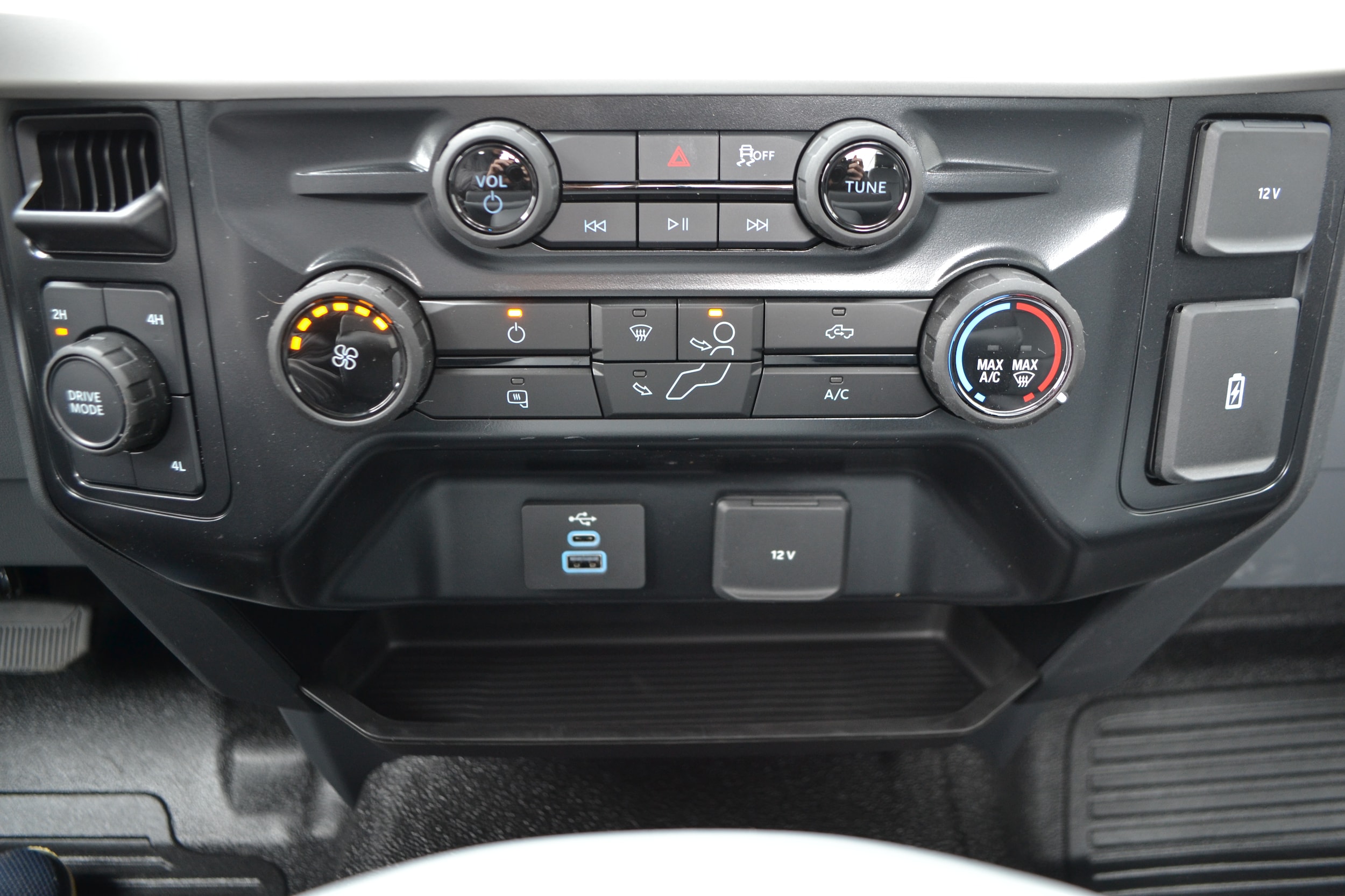 2025 Ford F-450 Super Duty Chassis Cab XL - Photo 7