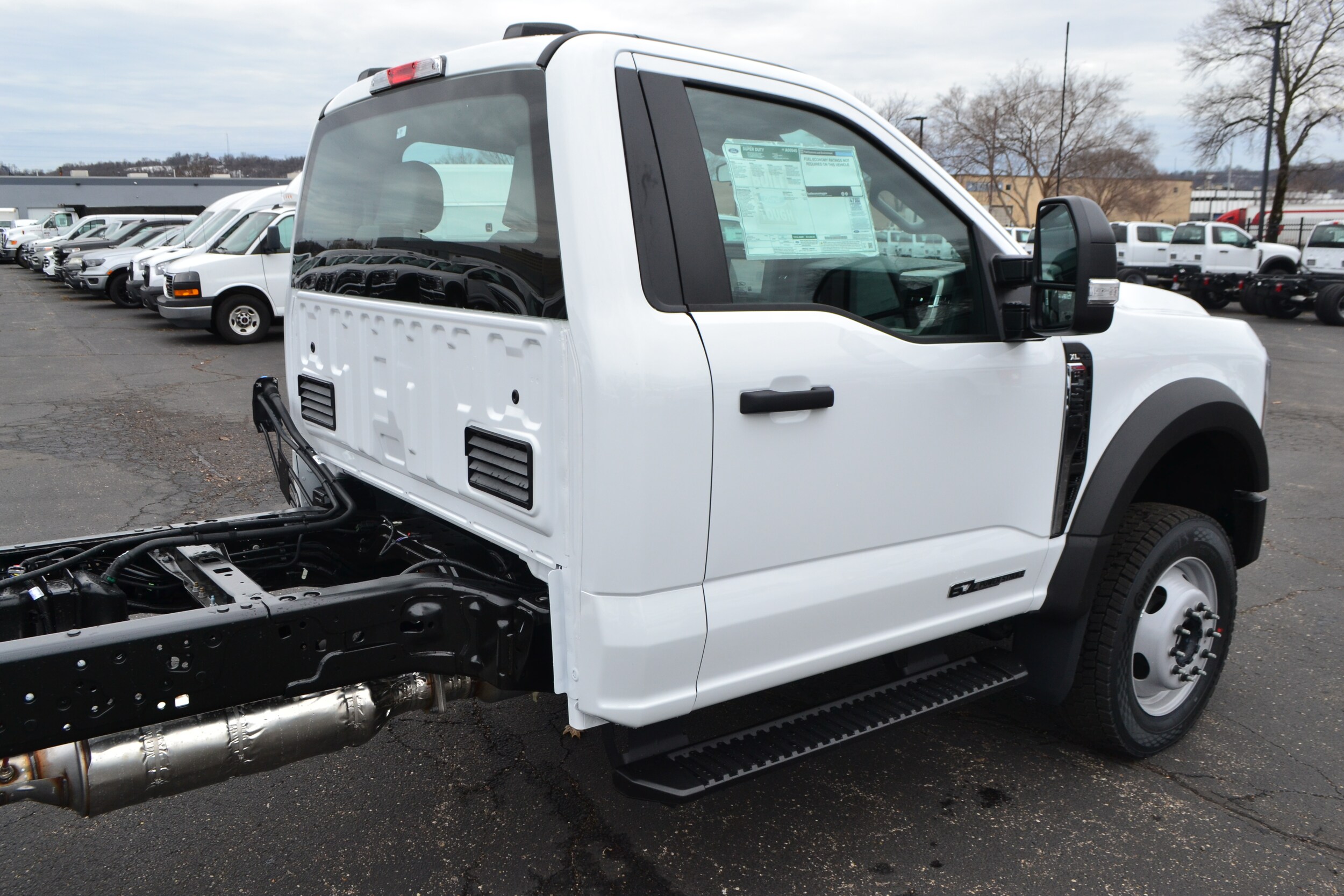 2025 Ford F-550 XL photo 4