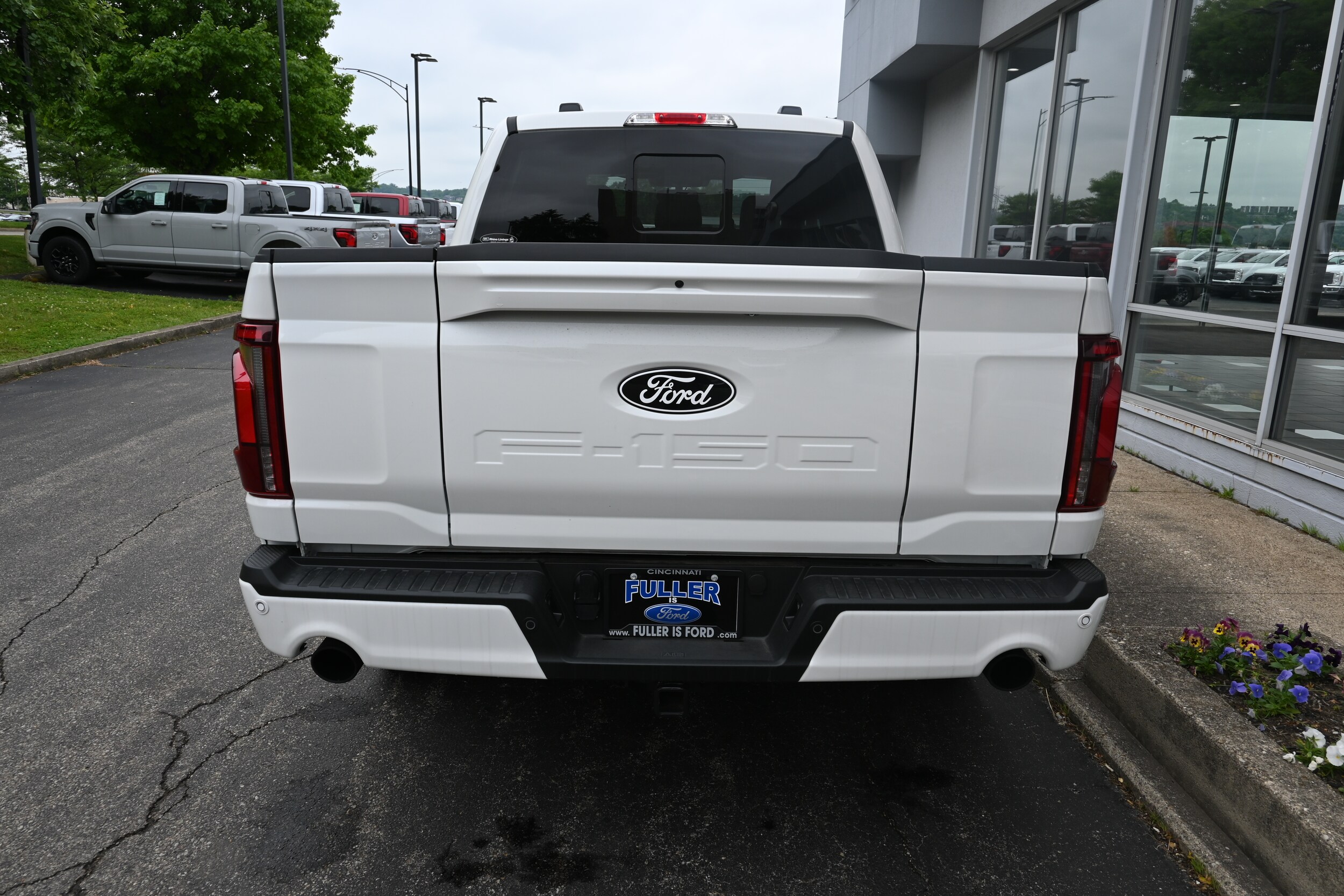 2025 Ford F-150 Lariat photo 3