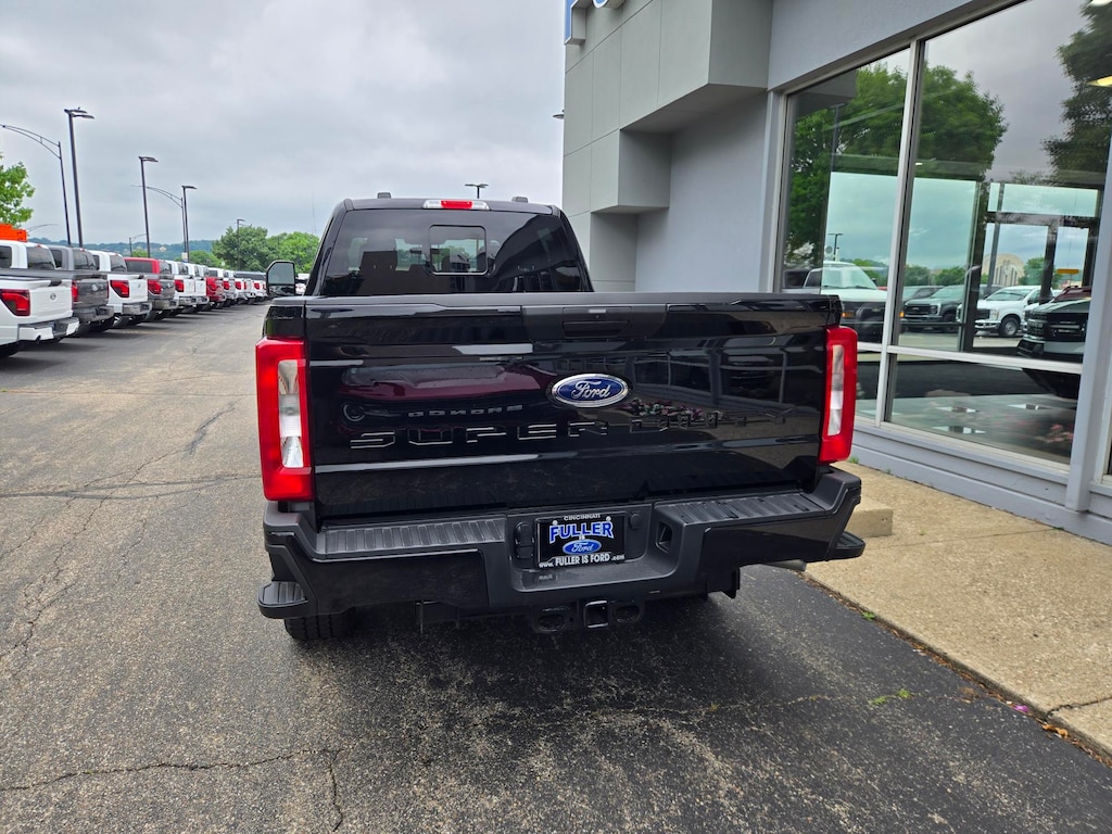New 2026 Ford F-350 XLT Truck Crew Cab