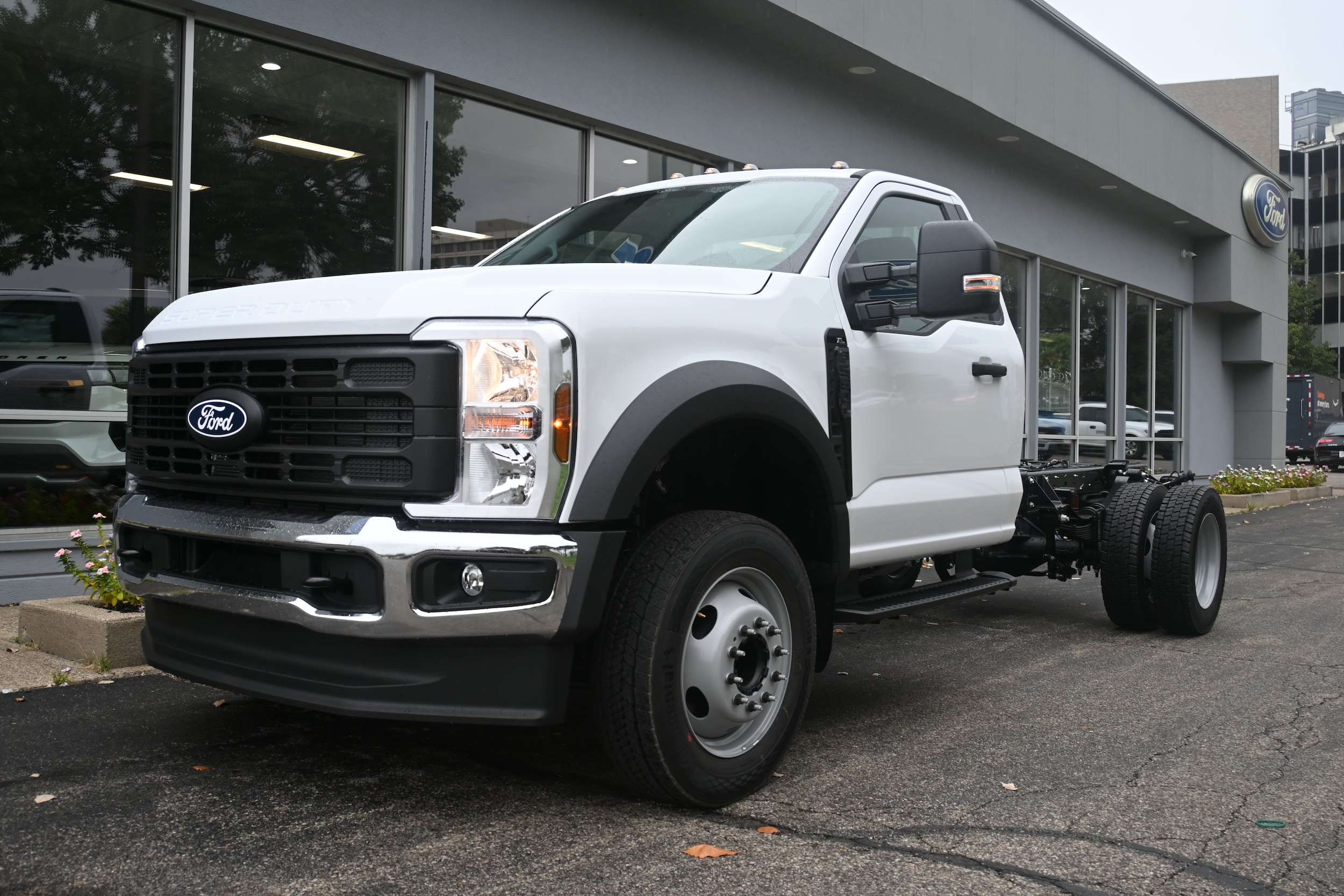 2027 Ford F-550 Super Duty Chassis Cab