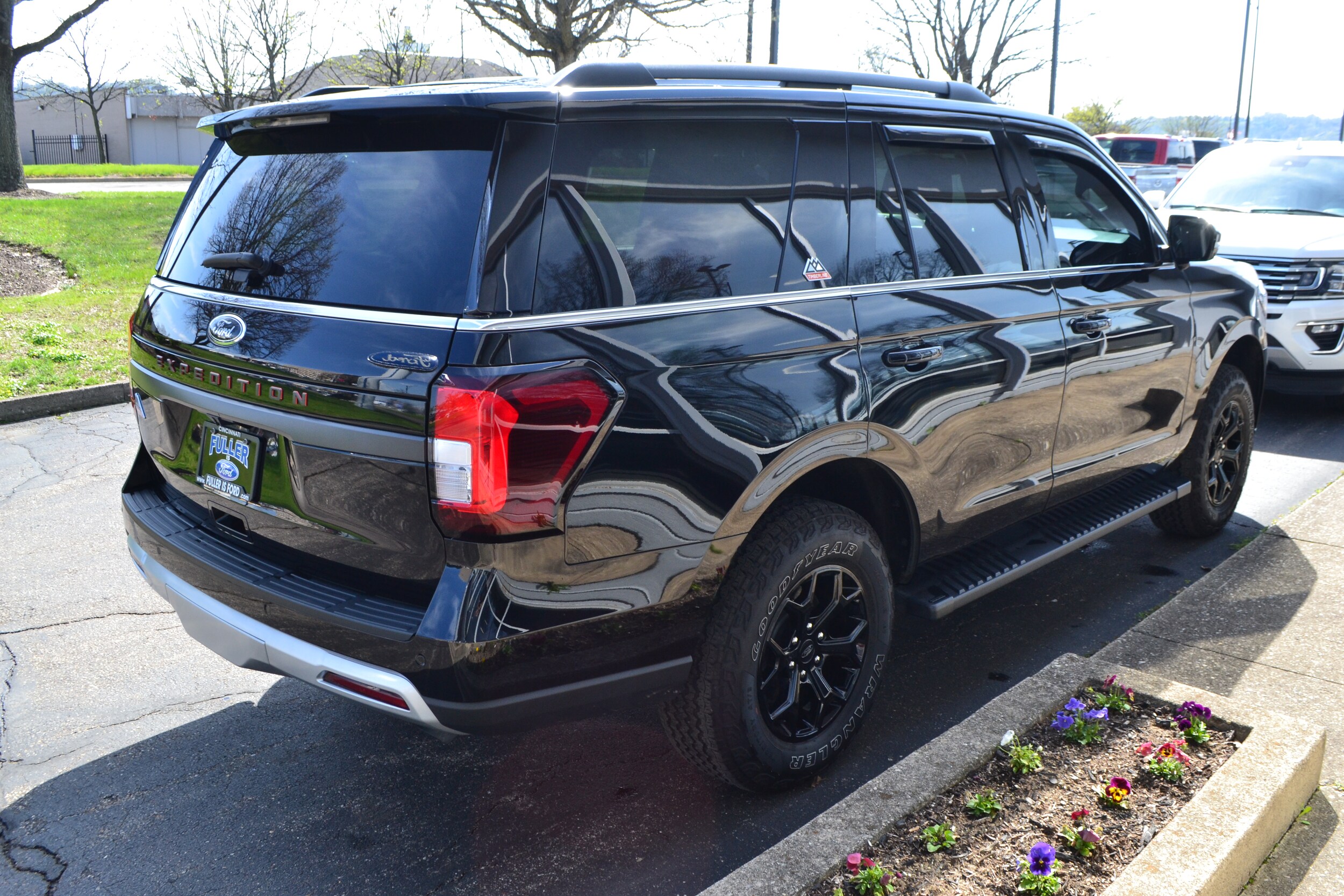 2024 Ford Expedition Timberline photo 3