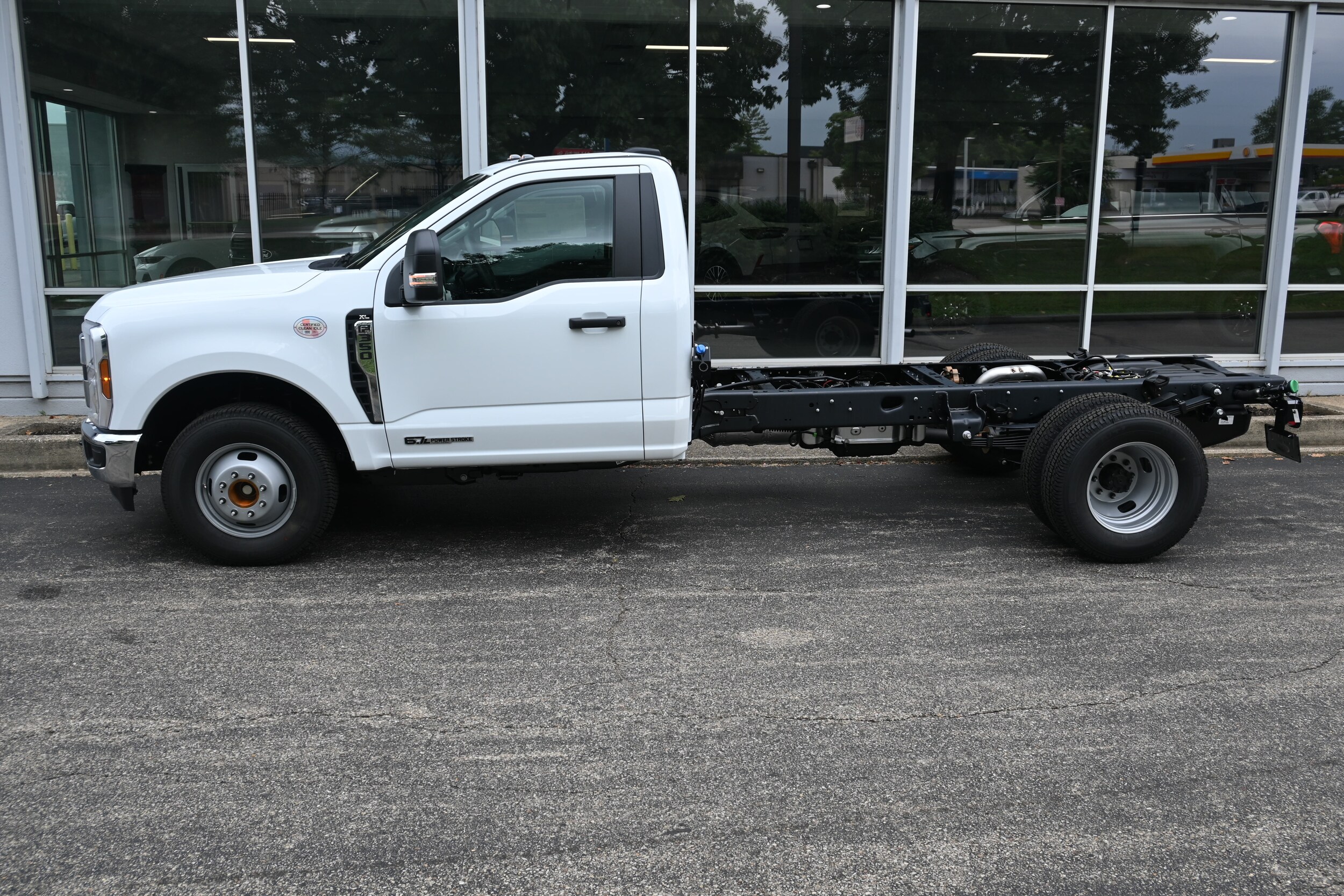2026 Ford F-350 XL photo 2