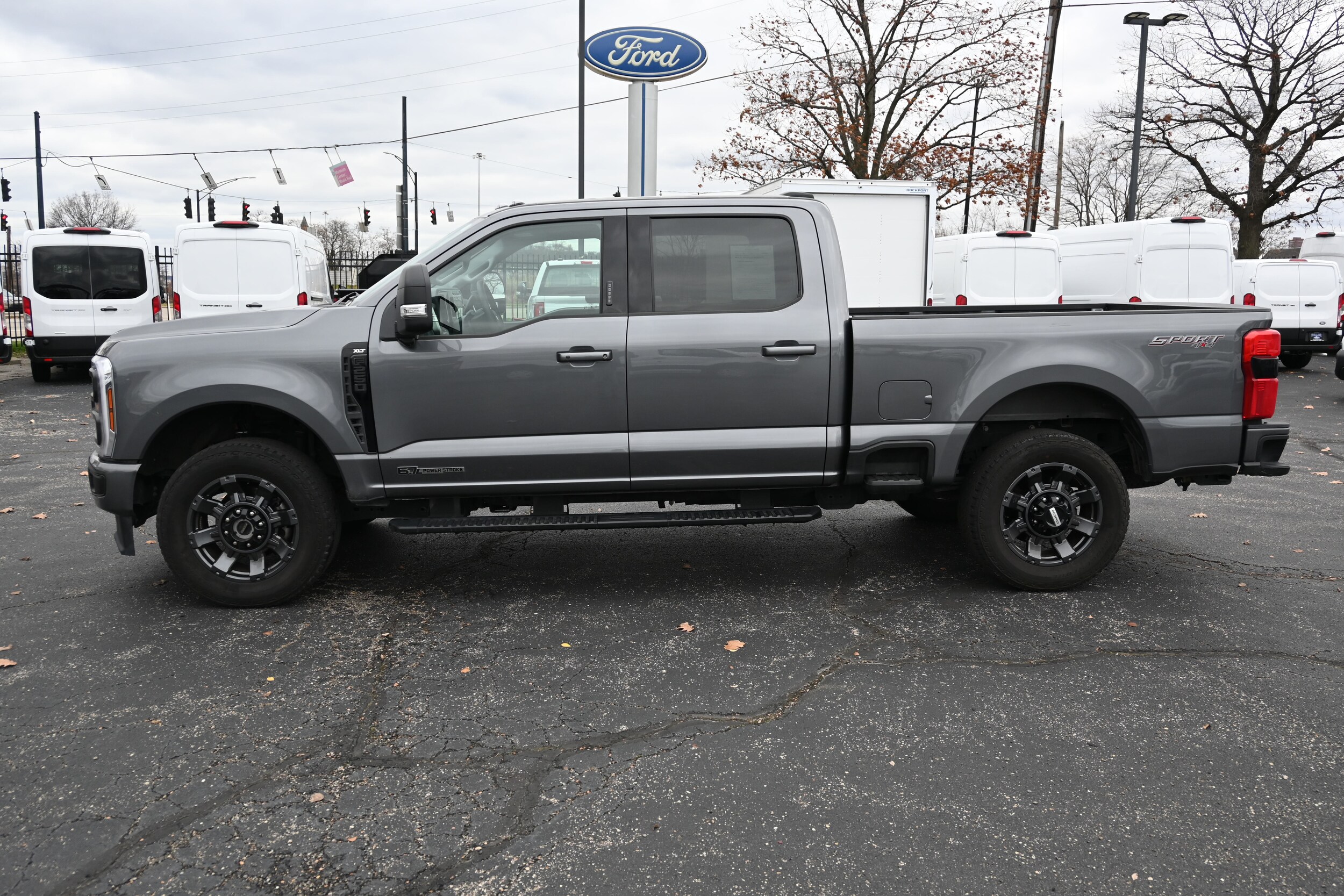 2024 Ford F-250 photo 2