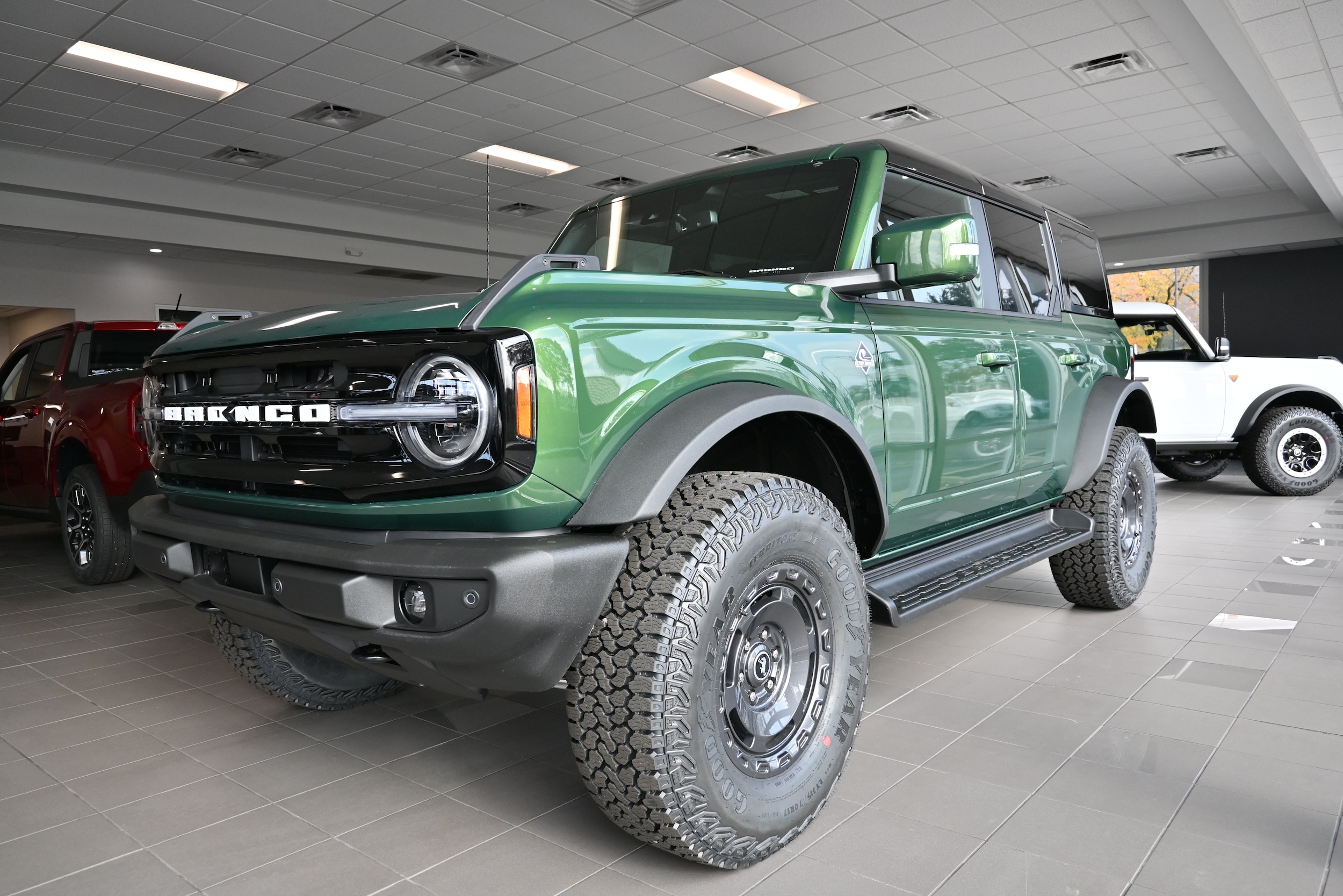 2025 Ford Bronco 4-Door Outer Banks's photo