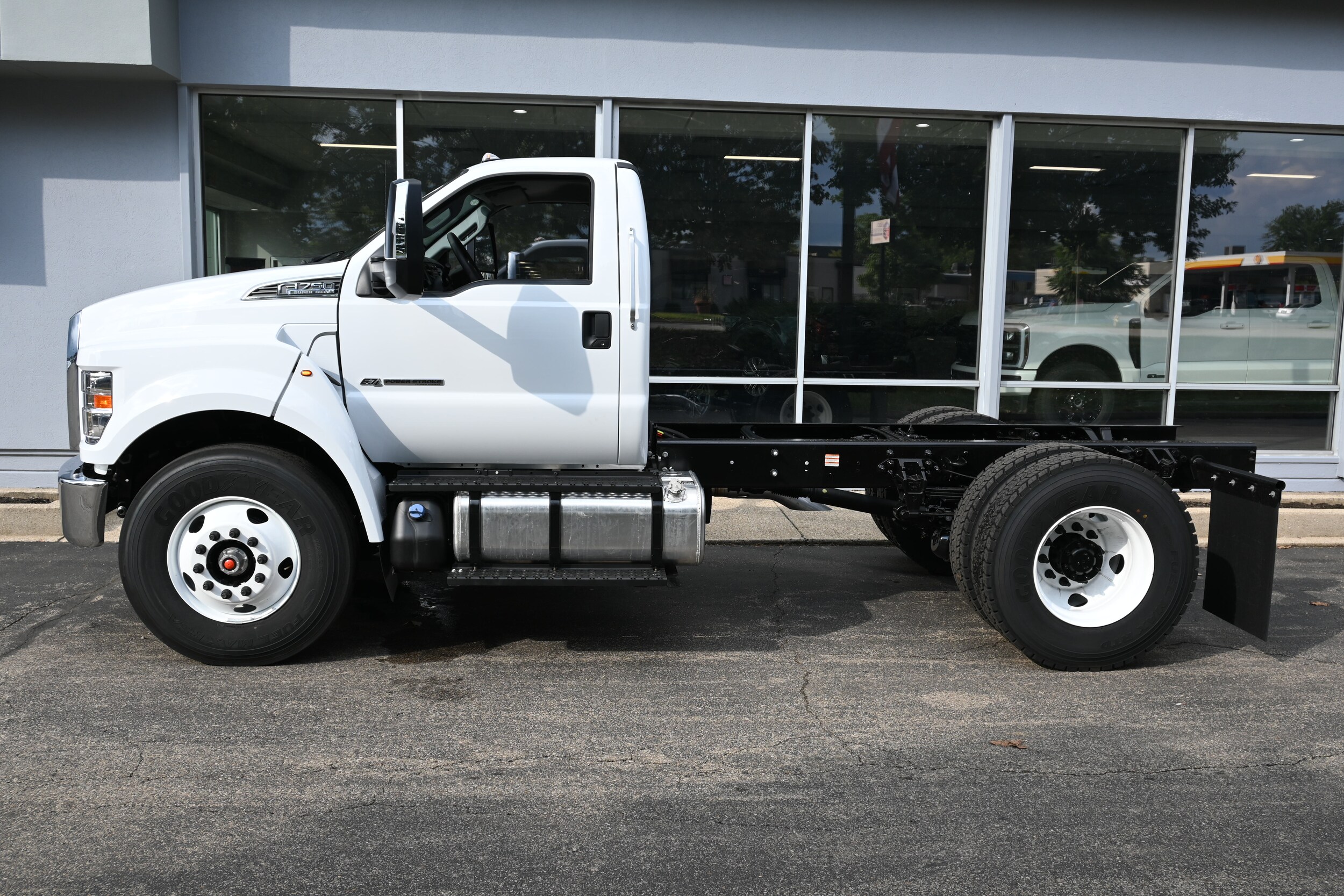 2026 Ford F-750 Base Regular Cab photo 2