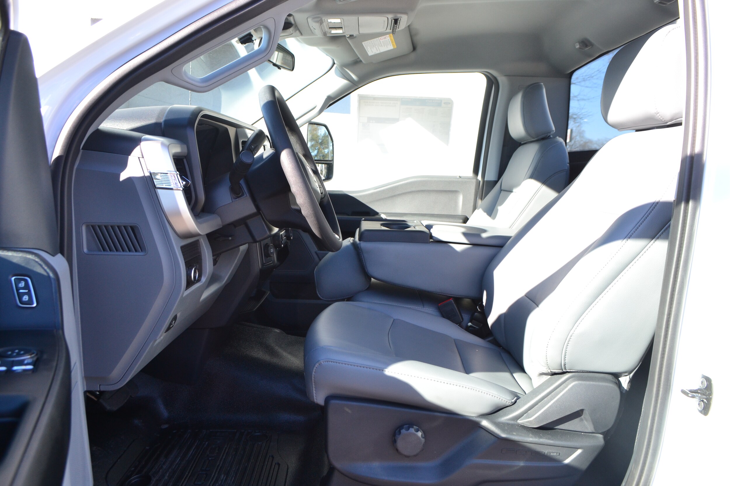 2025 Ford F-450 XL photo 4