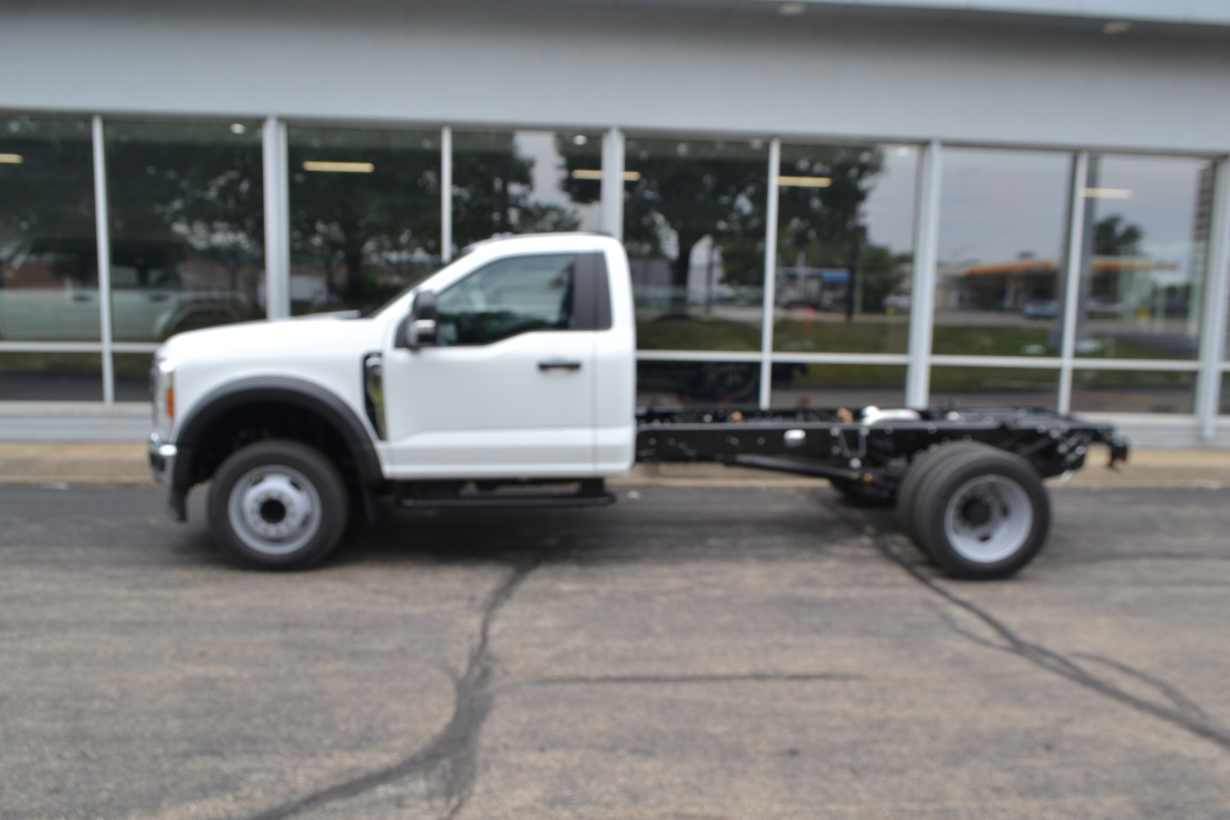2024 Ford F-550 XL photo 2