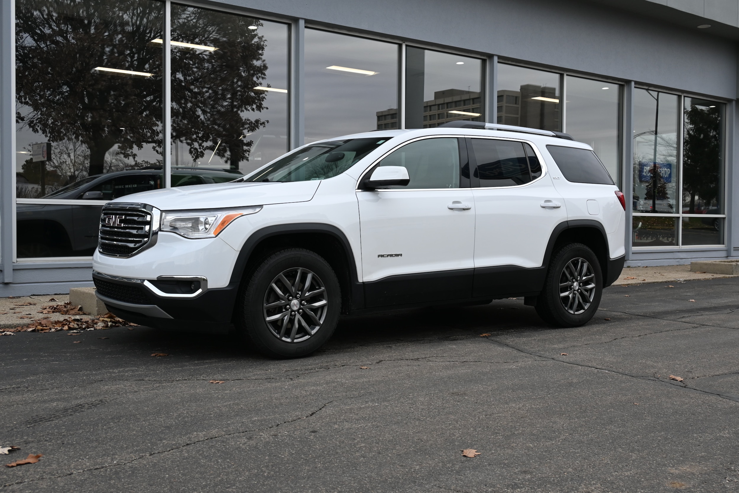2019 GMC Acadia SLT-1's photo