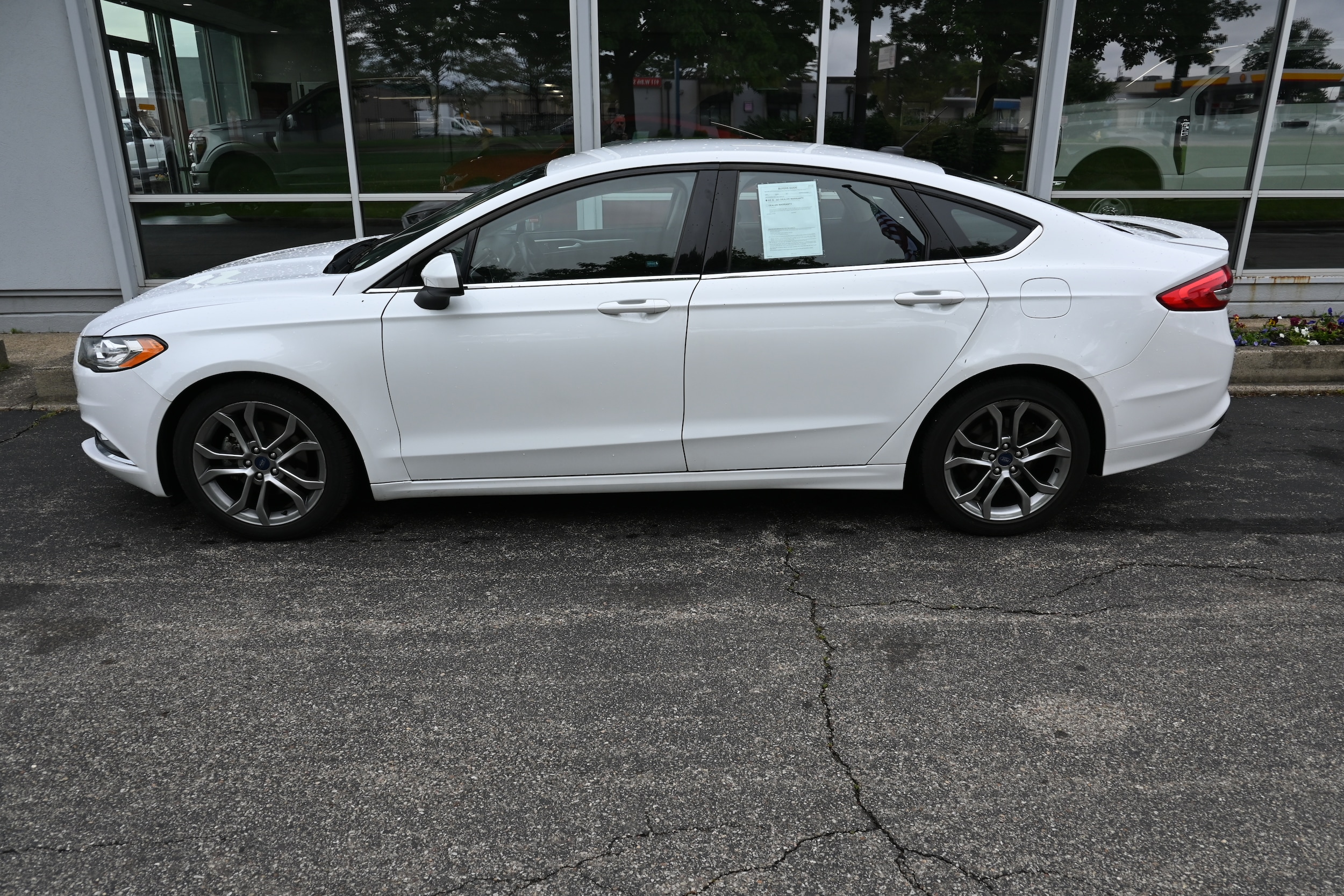 Used 2017 Ford Fusion SE with VIN 3FA6P0H73HR404483 for sale in Cincinnati, OH