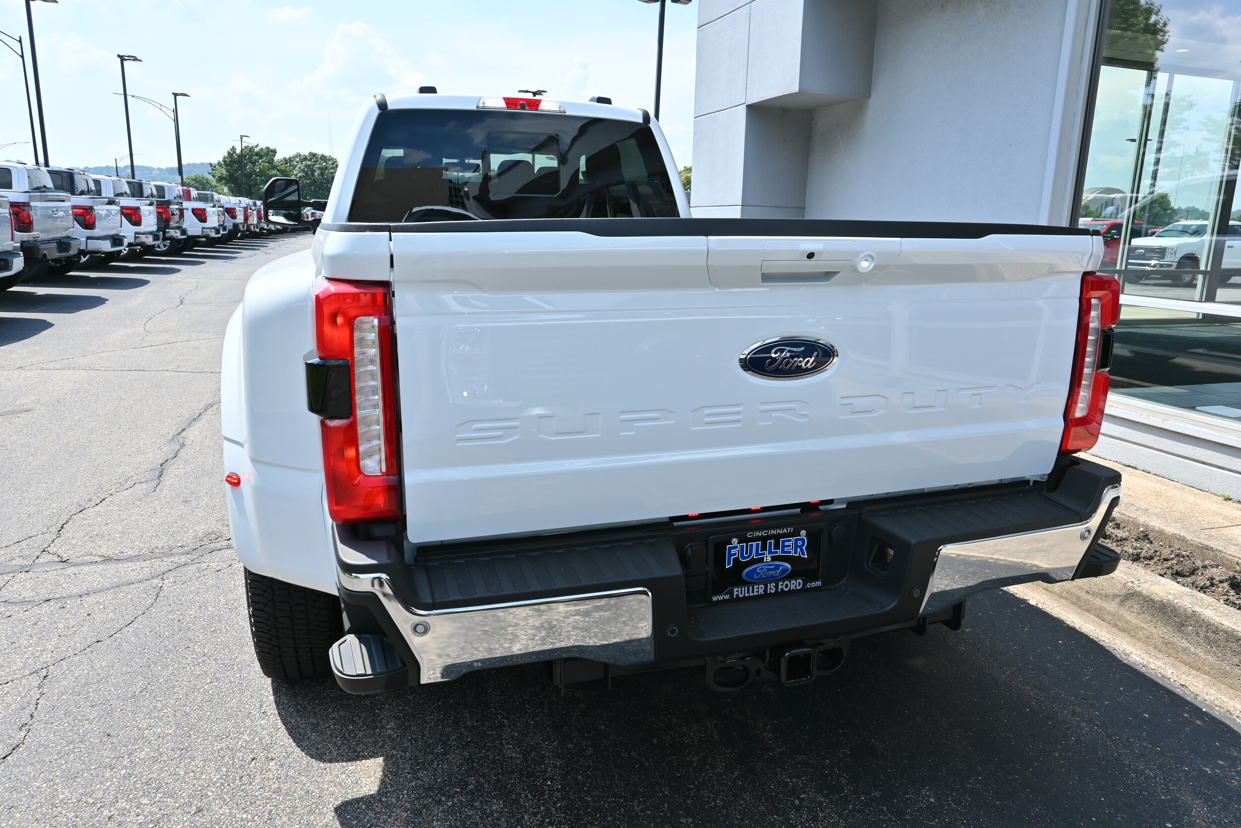 2025 Ford F-350 Lariat photo 4